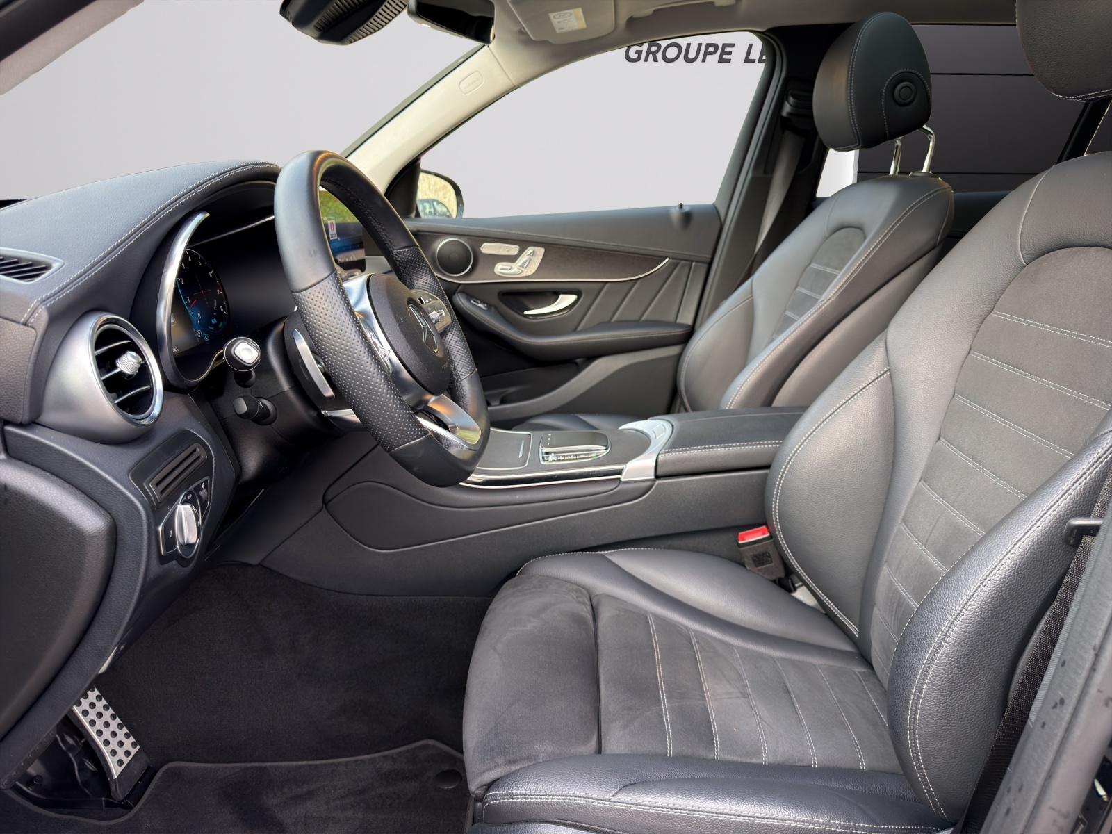 MERCEDES-BENZ GLC 200 AMG Line 4Matic-image-6
