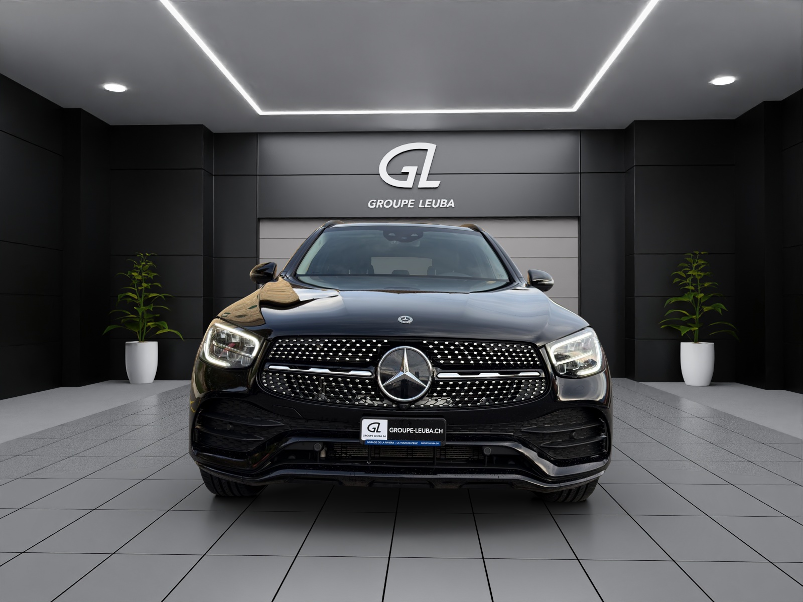 MERCEDES-BENZ GLC 200 AMG Line 4Matic-showroom-element-1