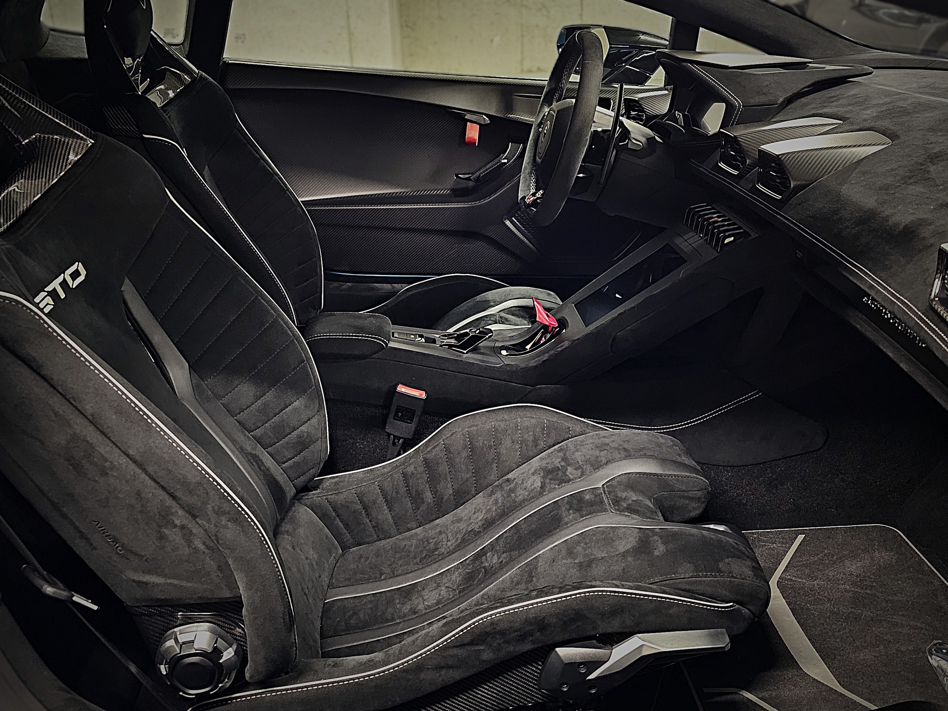 LAMBORGHINI Huracan STO Coupé DCT RWD-image-6