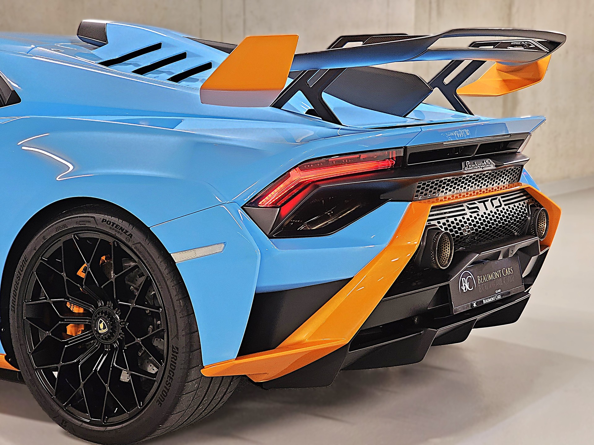 LAMBORGHINI Huracan STO Coupé DCT RWD-image-11