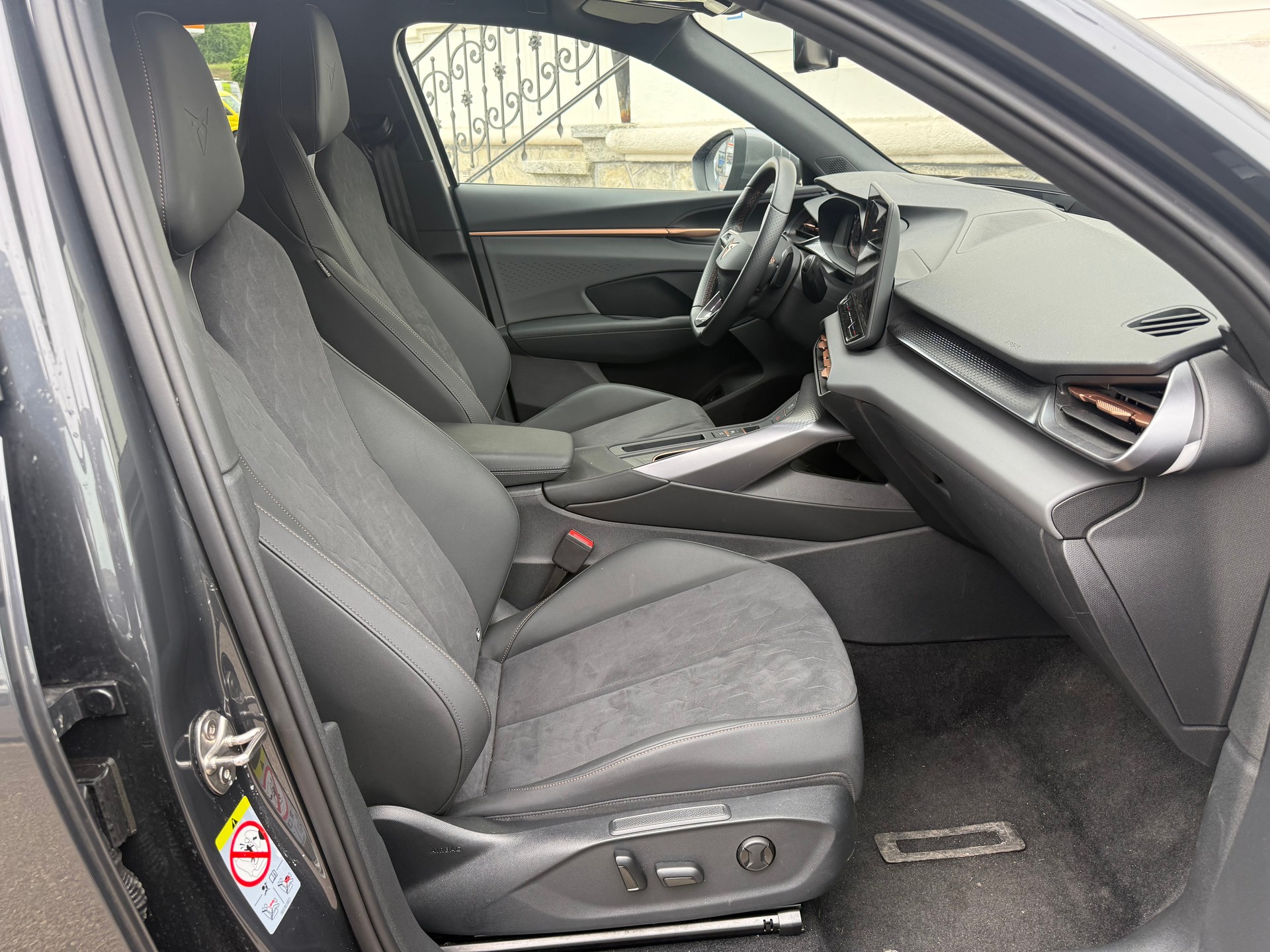 CUPRA Terramar 1.5 eTSI DSG-image-10