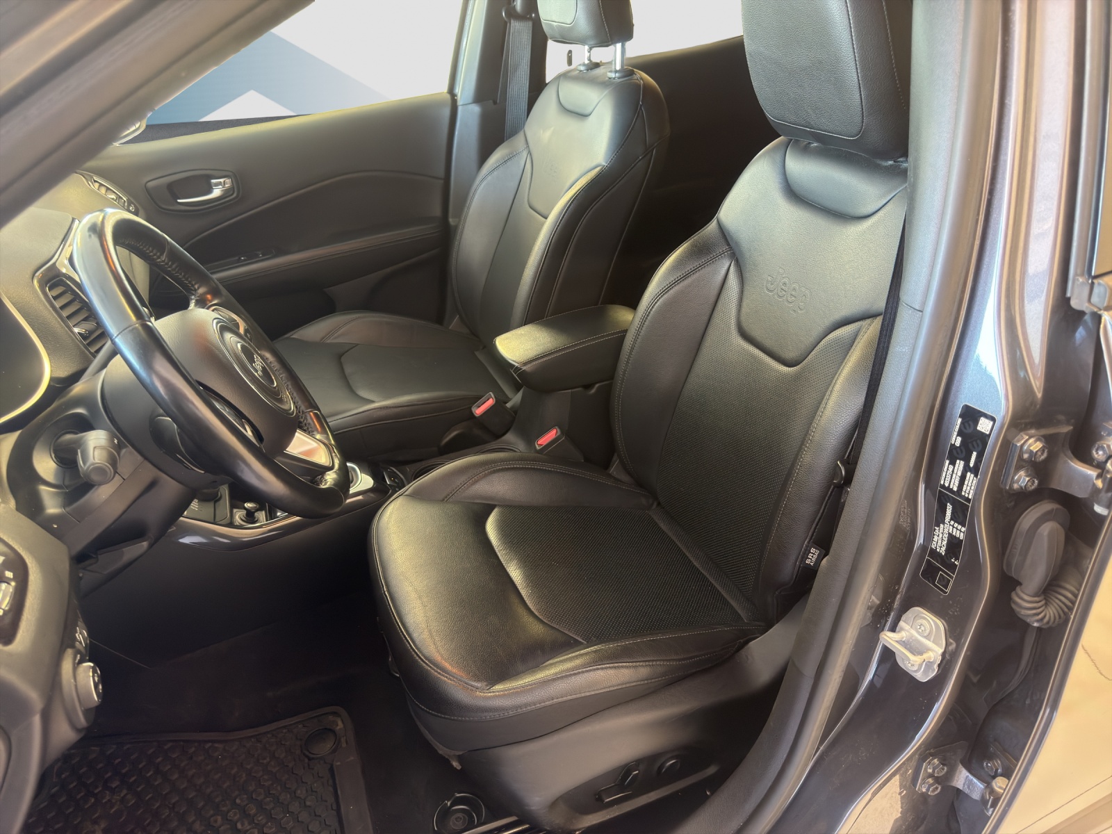 JEEP COMPASS 1.3 Limited 4xe-image-8