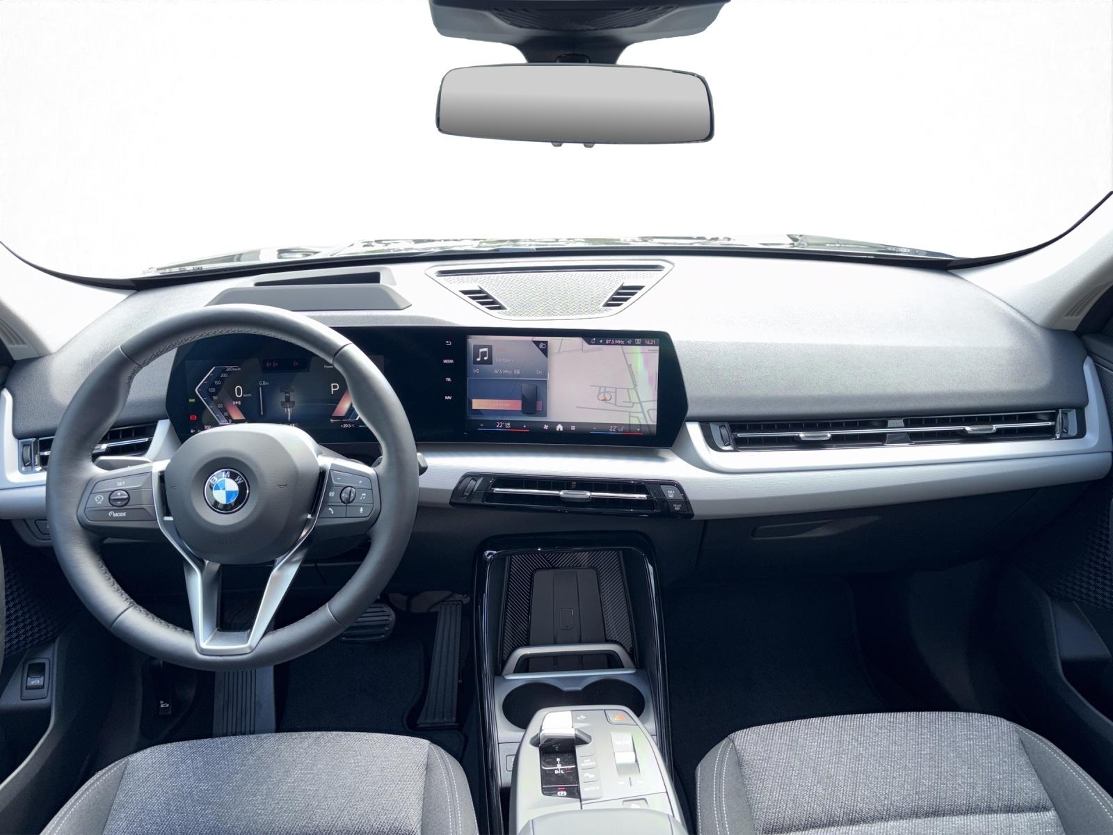 BMW X1 23i xDrive-image-12