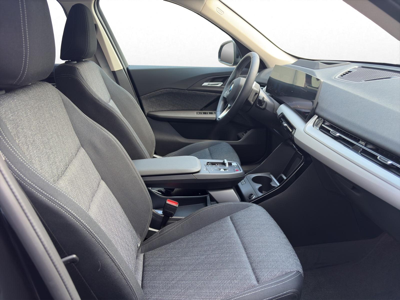 BMW X1 23i xDrive-image-15