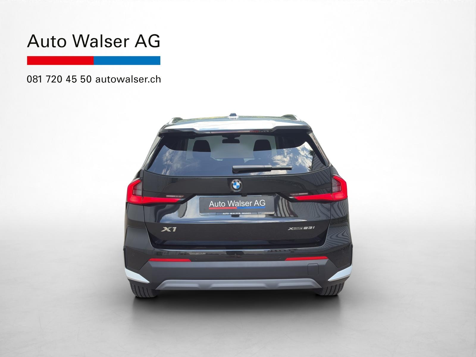 BMW X1 23i xDrive-showroom-element-3