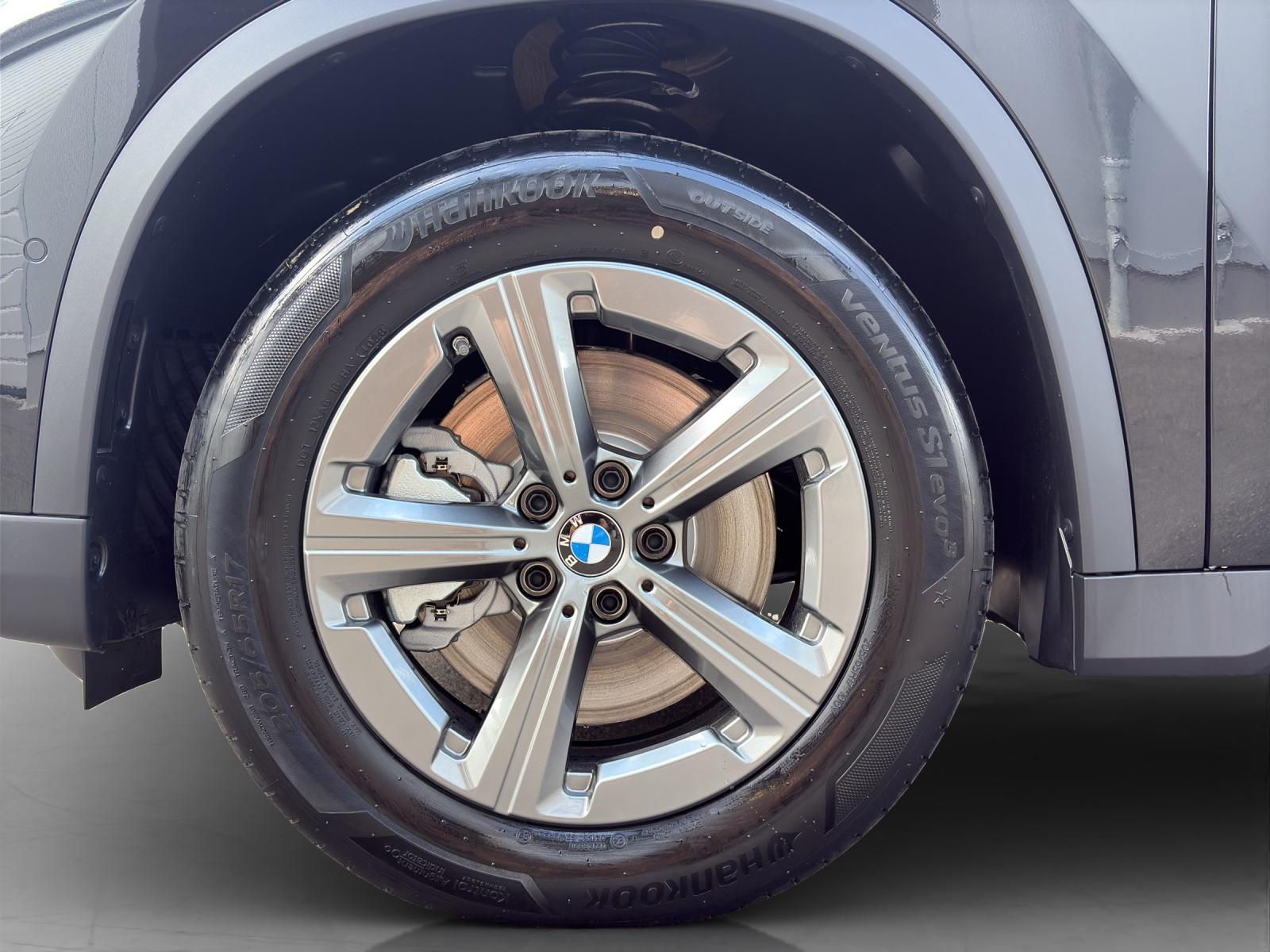 BMW X1 23i xDrive-image-8