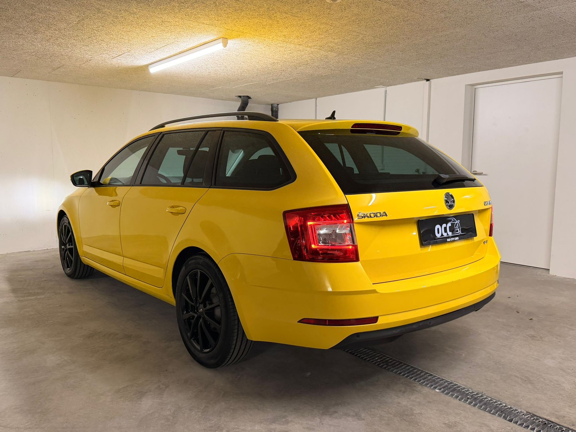 SKODA Octavia Combi 2.0 TDI Ambition 4x4 DSG-image-4