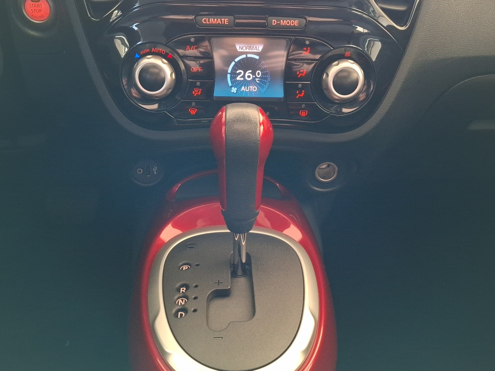NISSAN Juke 1.6 DIG-T tekna 17'' 4x4 Xtronic M-CVT // + 18" Felgen dazu-image-12