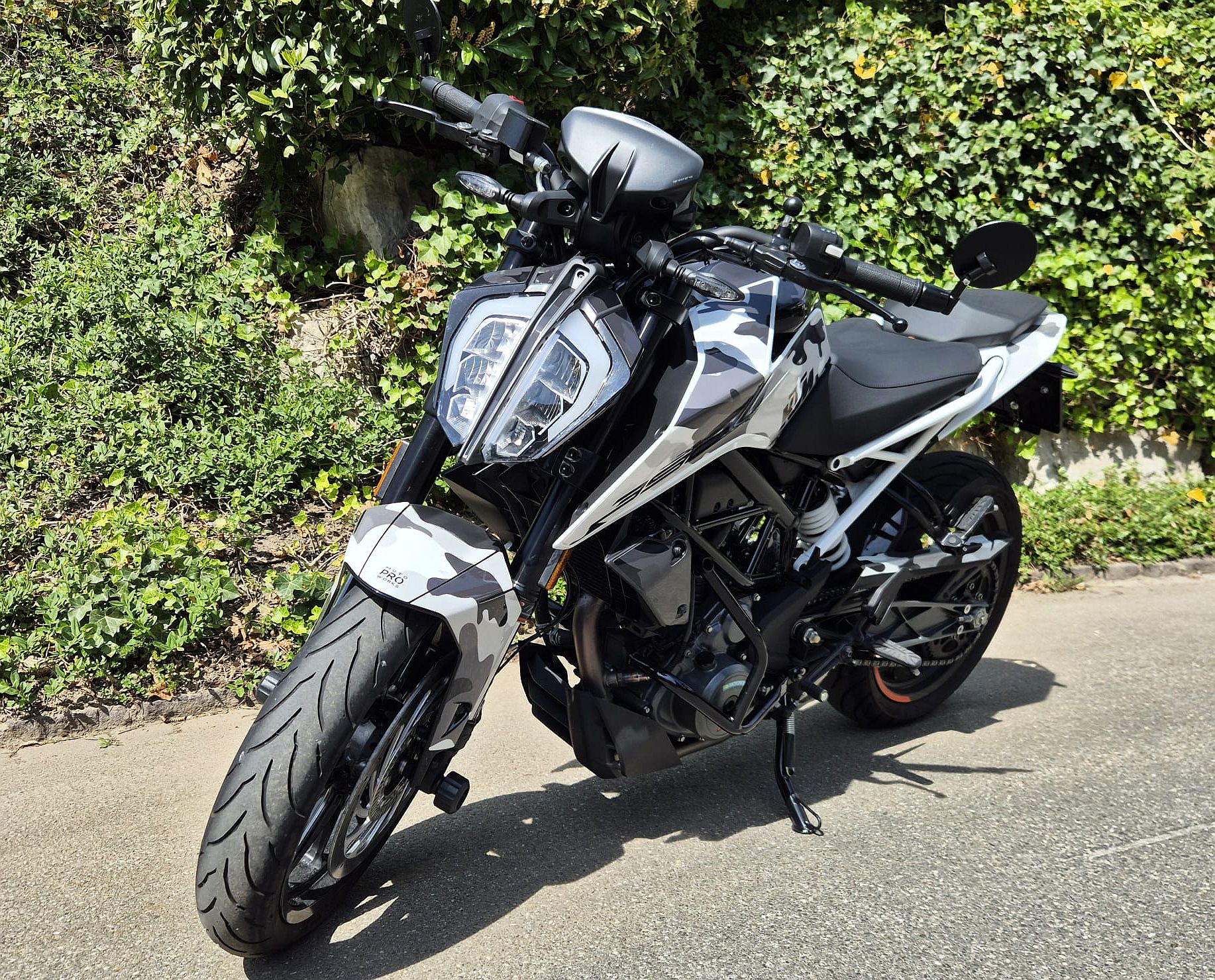 KTM 390 Duke-image-1
