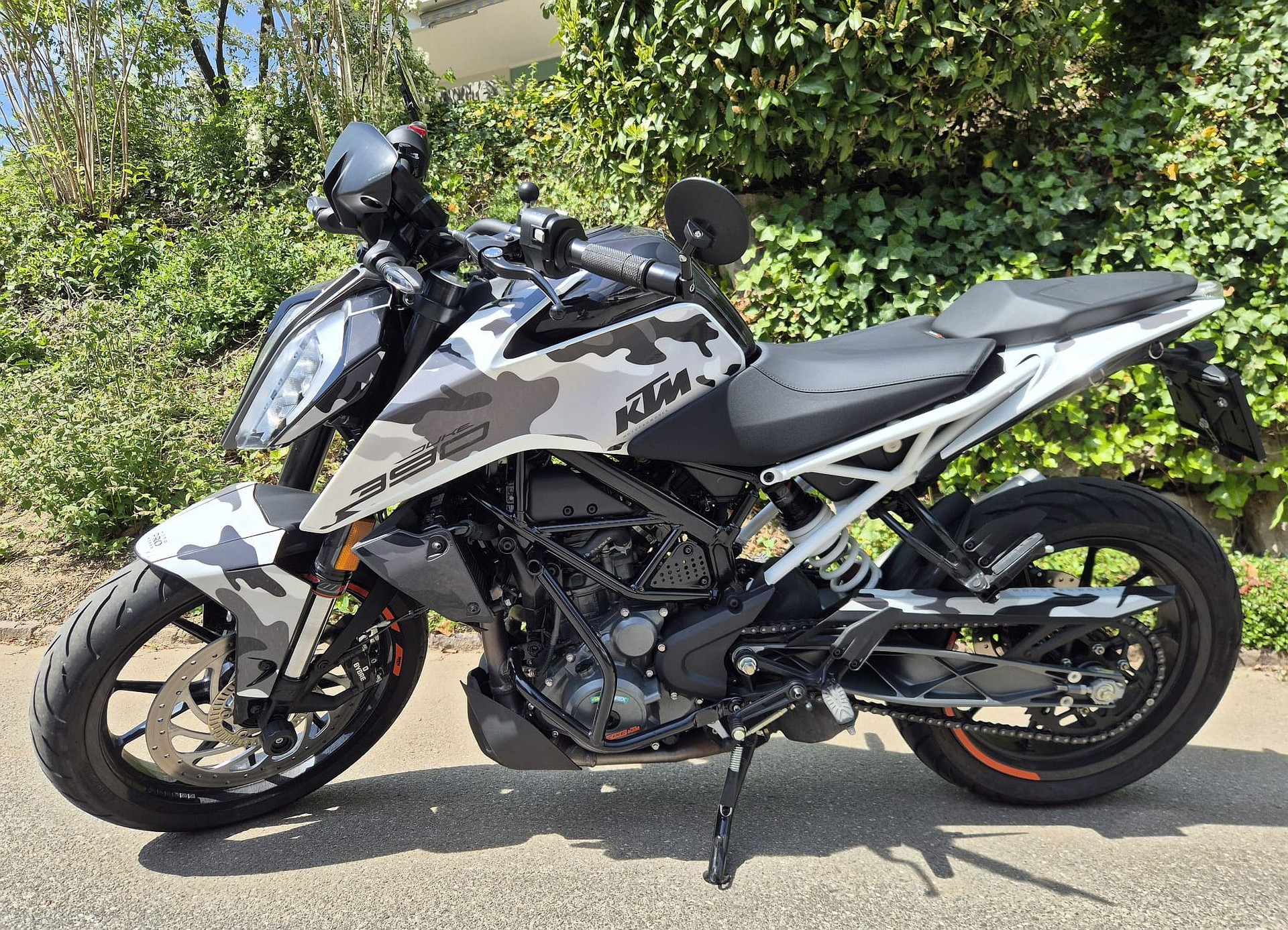 KTM 390 Duke-image-0