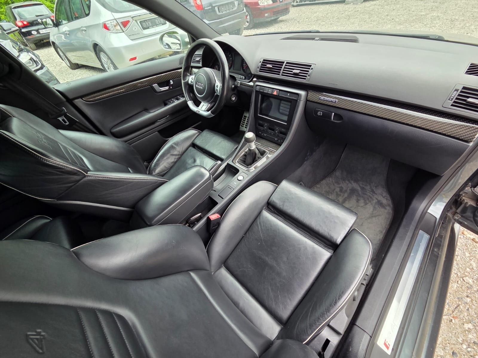 AUDI RS4 Limousine 4.2 V8 quattro-image-11