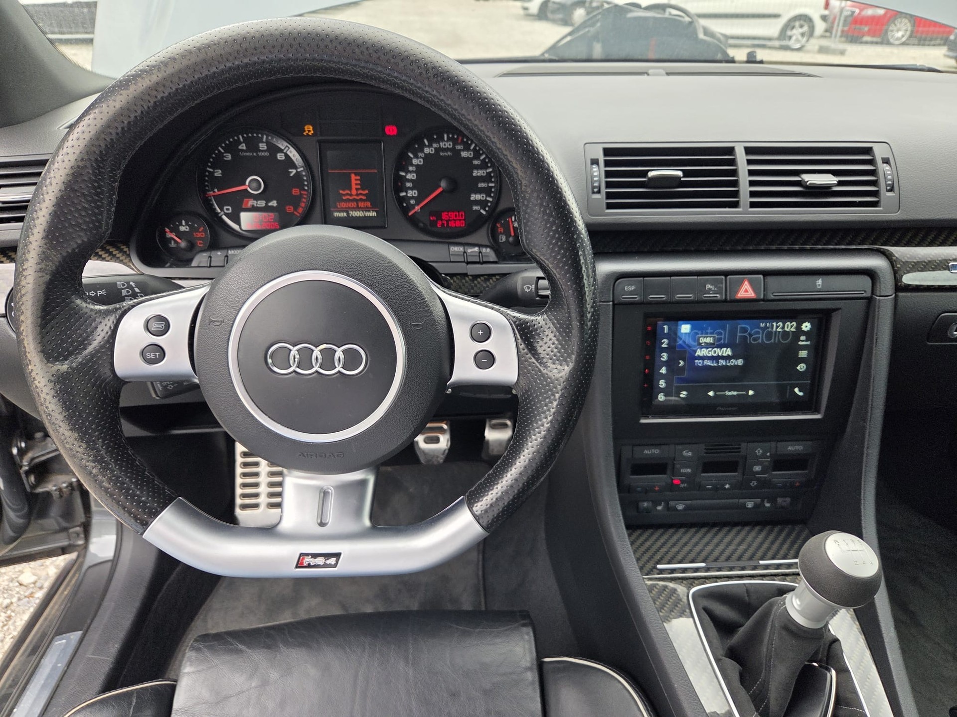 AUDI RS4 Limousine 4.2 V8 quattro-image-14