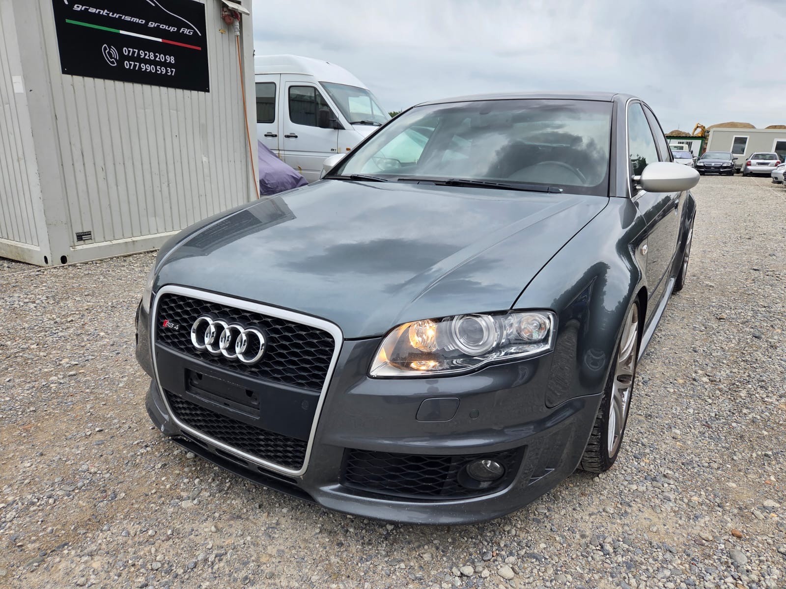 AUDI RS4 Limousine 4.2 V8 quattro