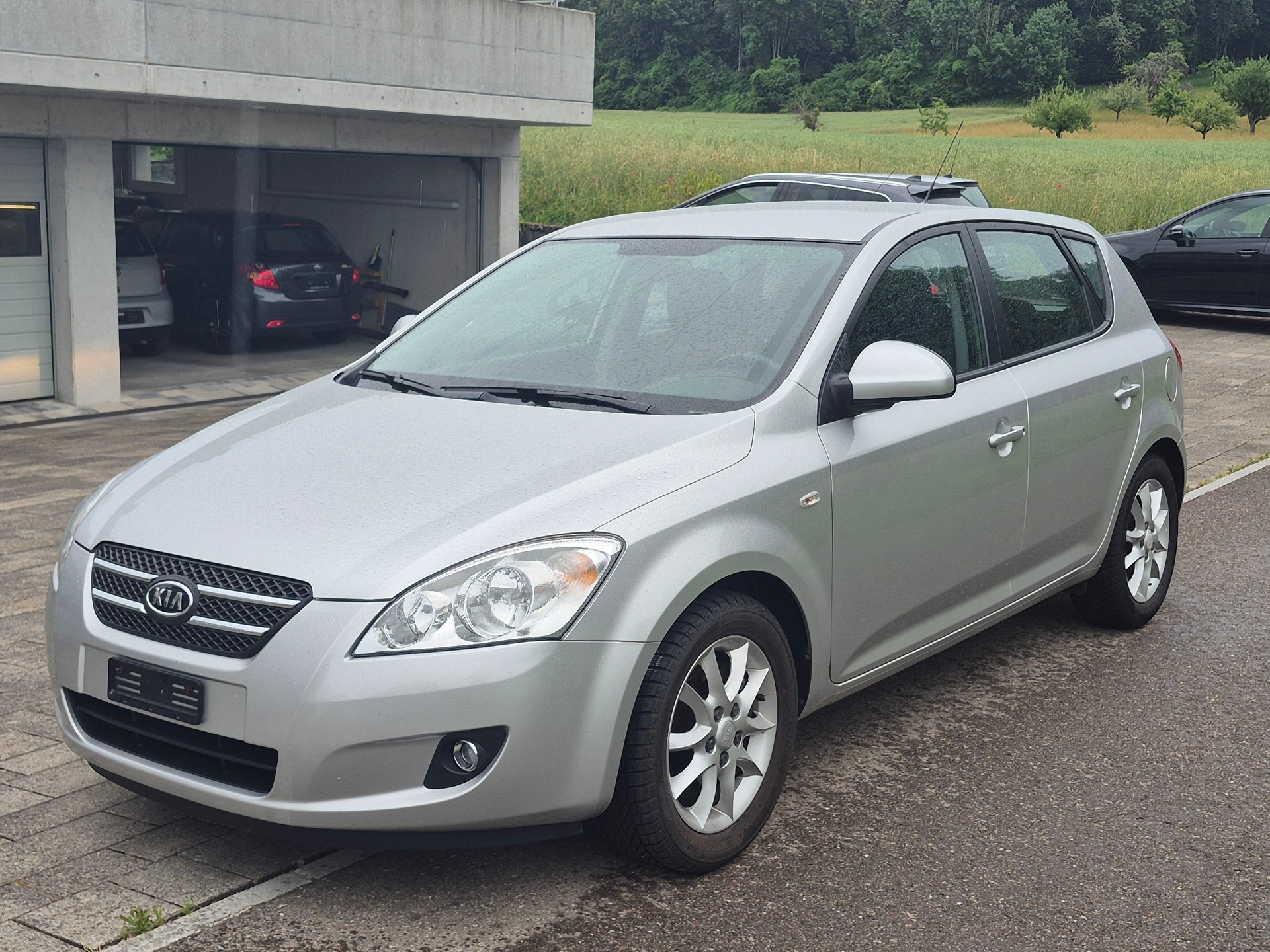 KIA Cee'd 2.0 16V Trend Automatic-image-1