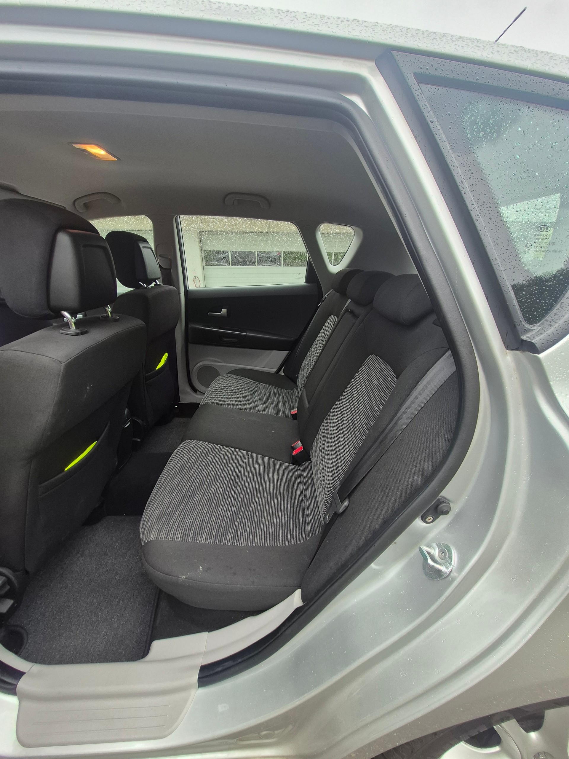 KIA Cee'd 2.0 16V Trend Automatic-image-9