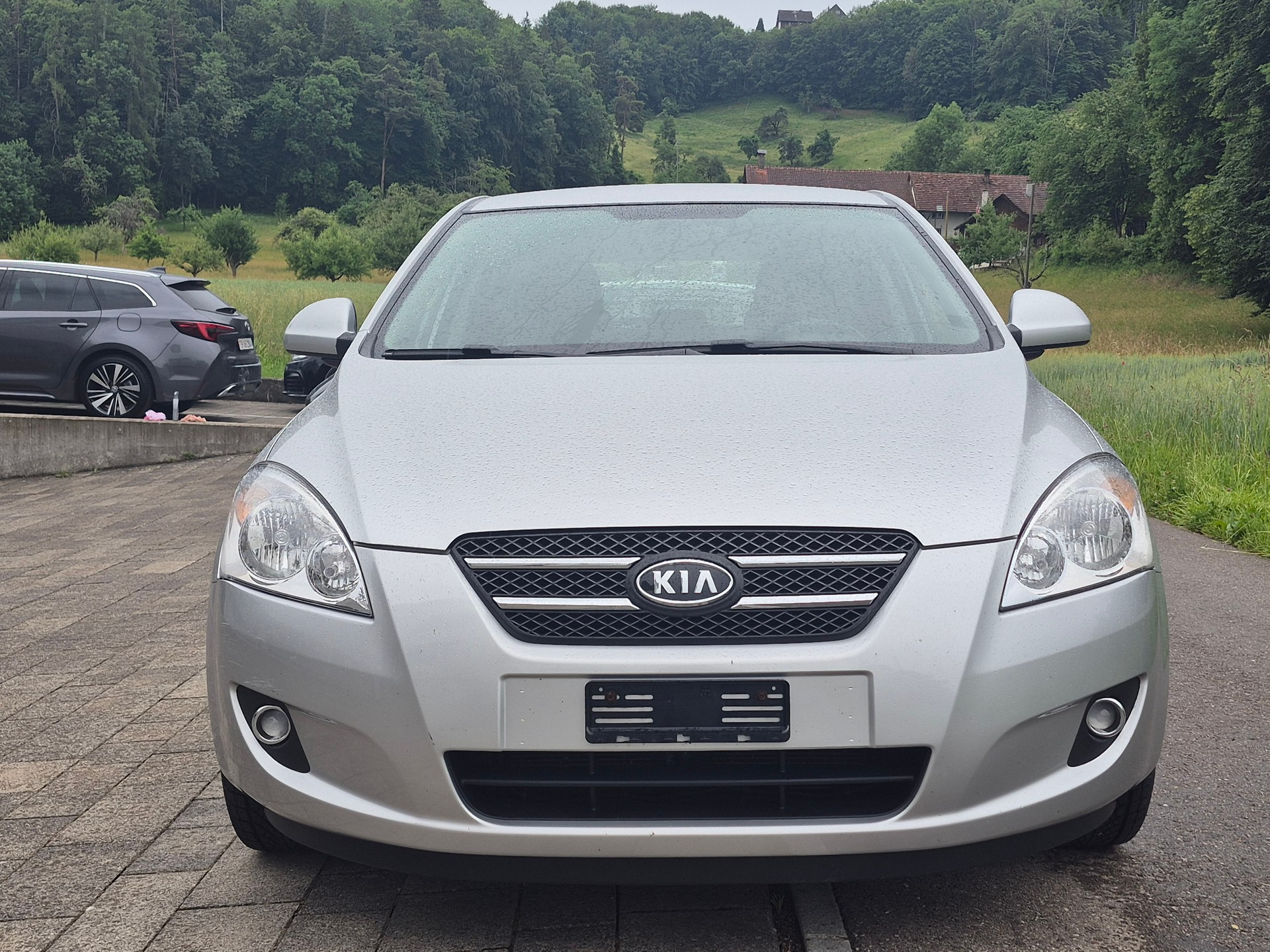 KIA Cee'd 2.0 16V Trend Automatic-image-2