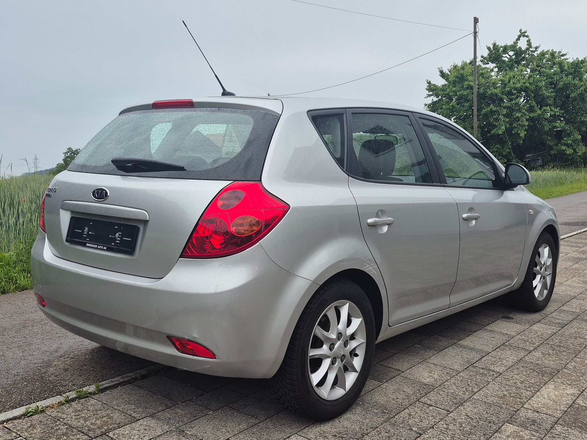 KIA Cee'd 2.0 16V Trend Automatic-image-5