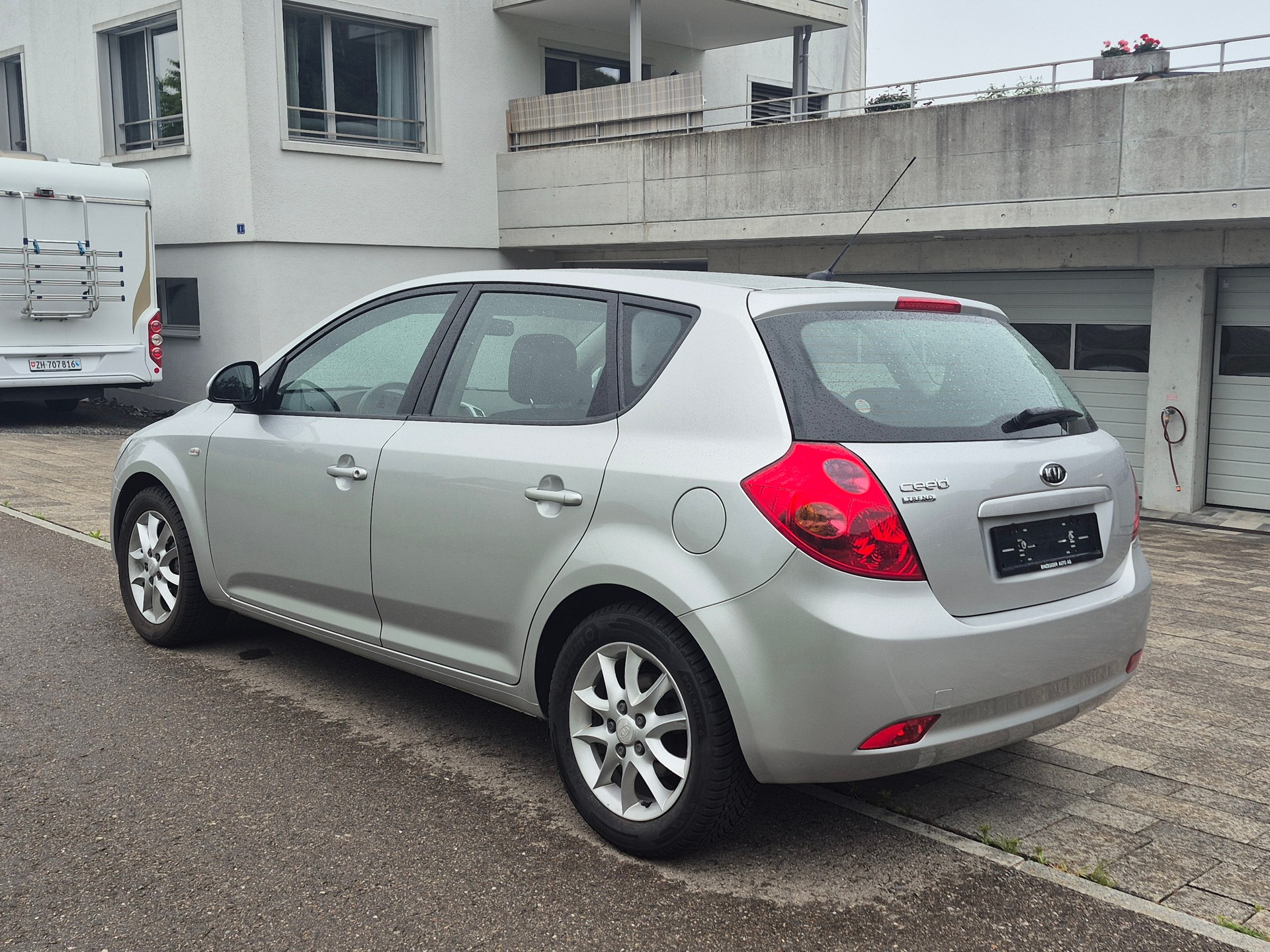 KIA Cee'd 2.0 16V Trend Automatic-image-7