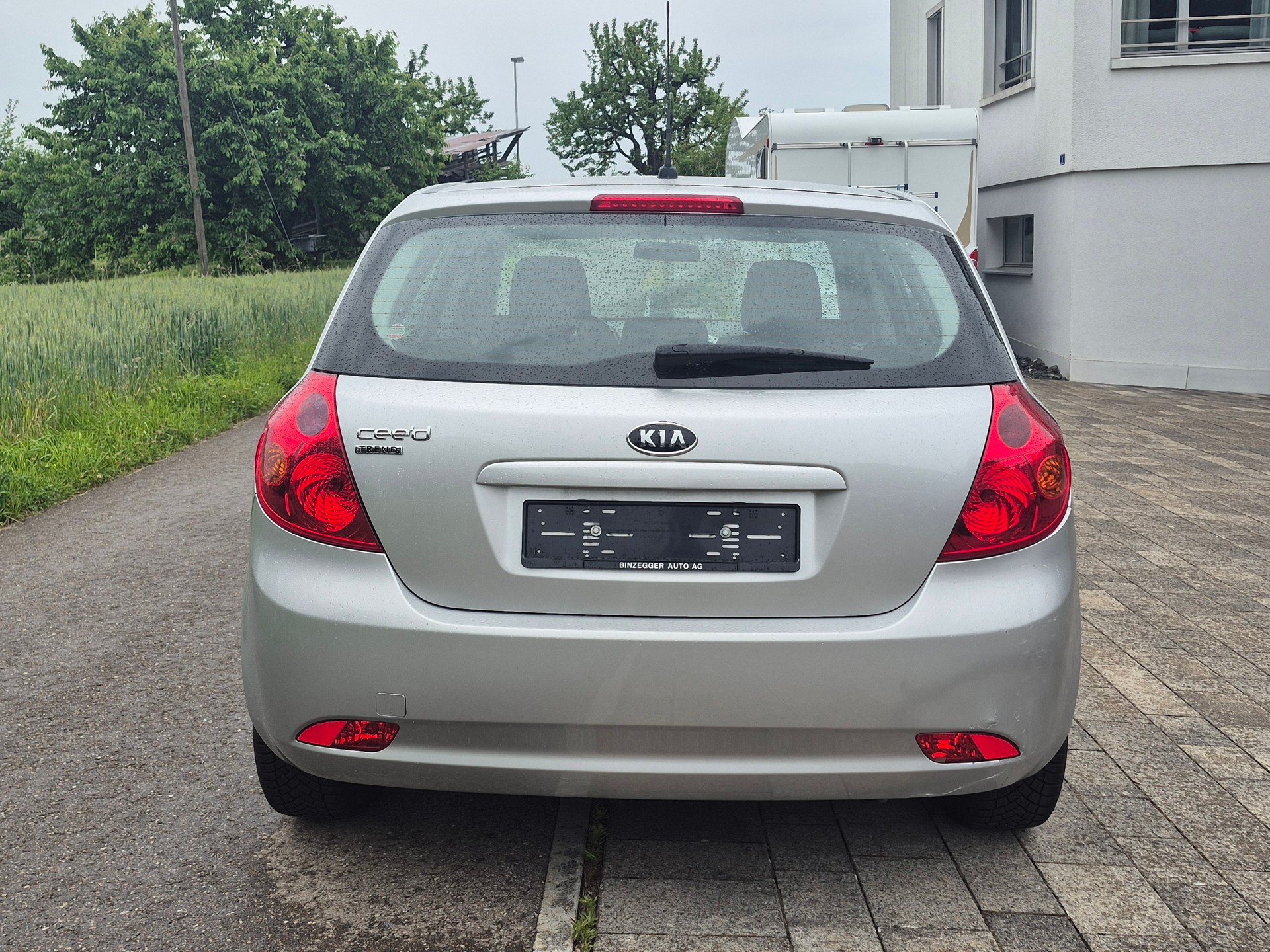 KIA Cee'd 2.0 16V Trend Automatic-image-6