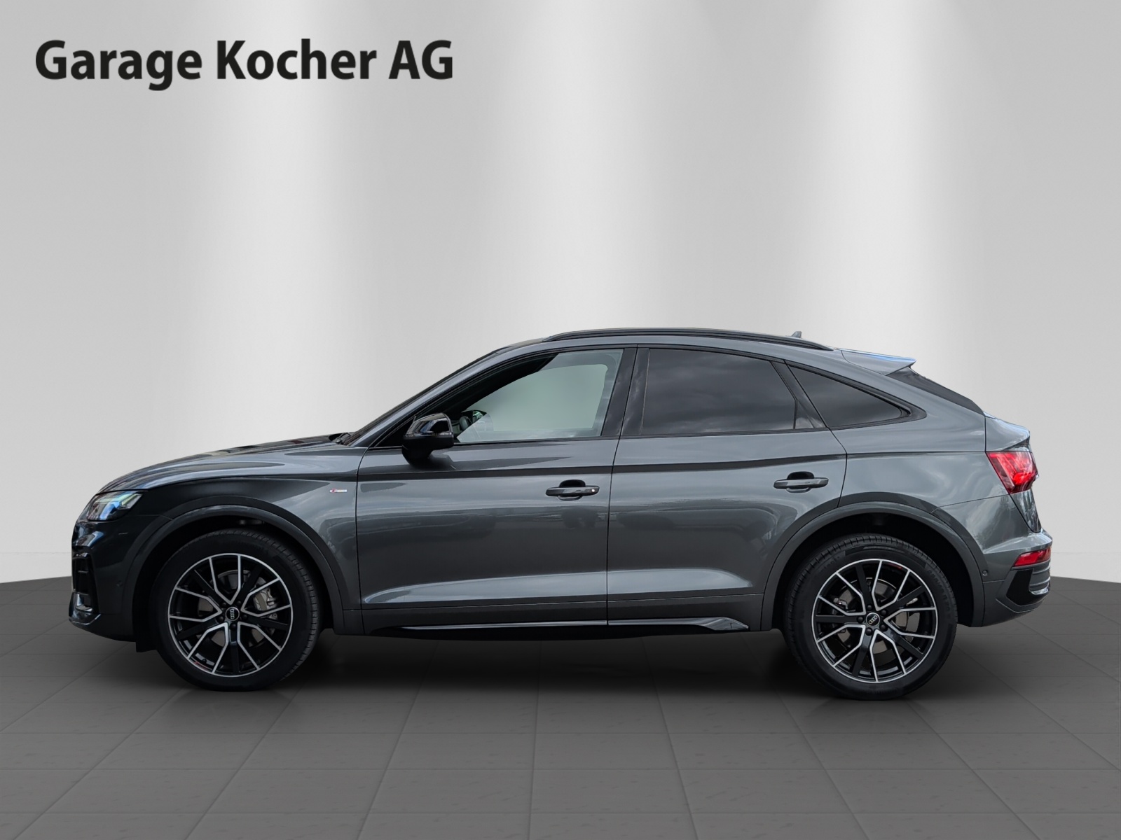 AUDI Q5 Sportback 45 TFSI Black Edition quattro S-tronic-showroom-element-2