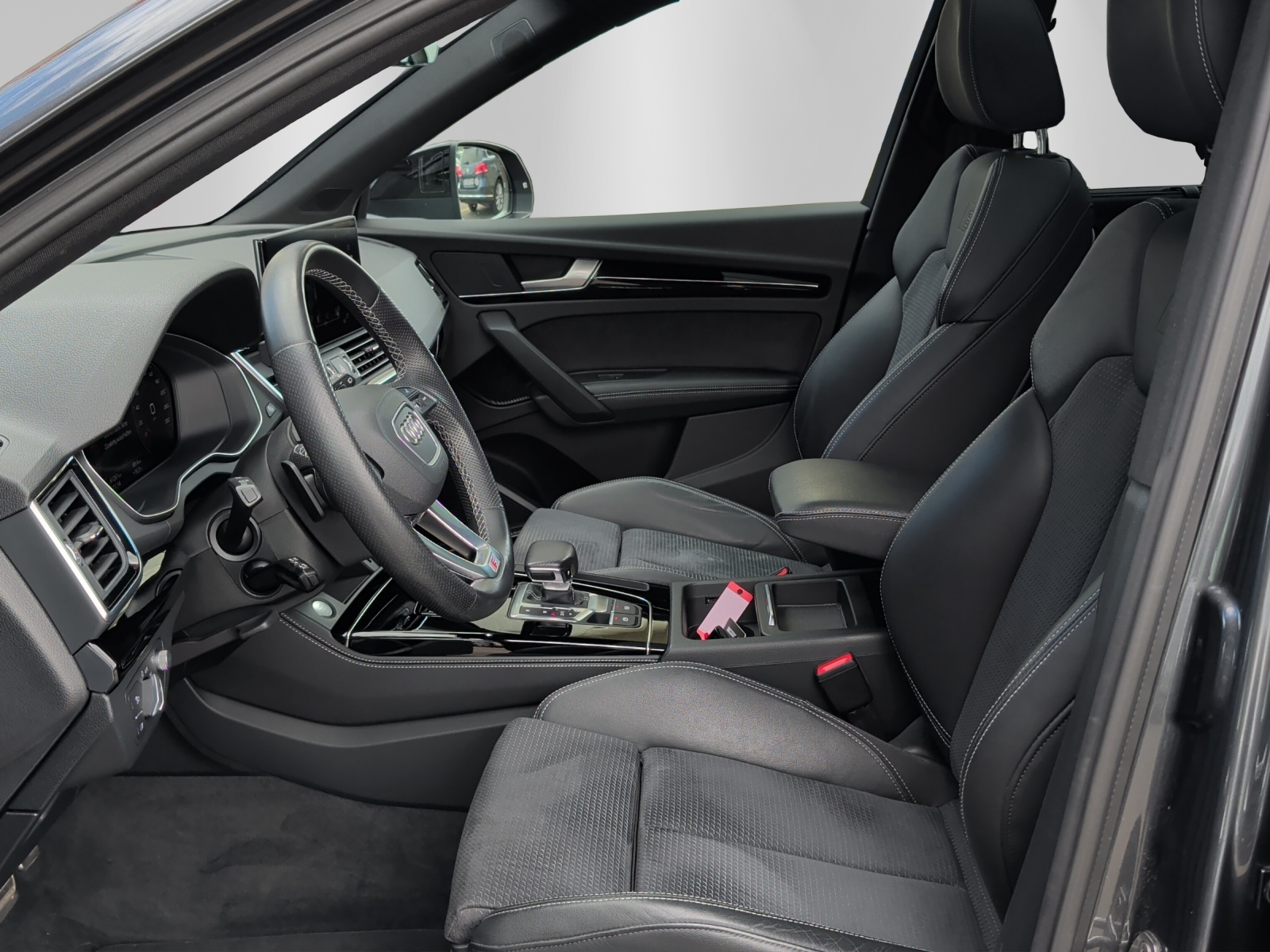 AUDI Q5 Sportback 45 TFSI Black Edition quattro S-tronic-image-8