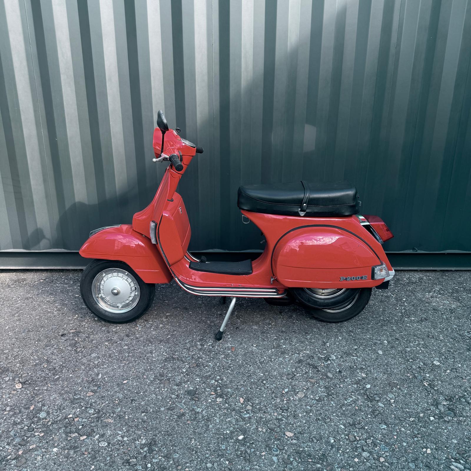 PIAGGIO PIAGGIO Vespa P 200 E-image-0