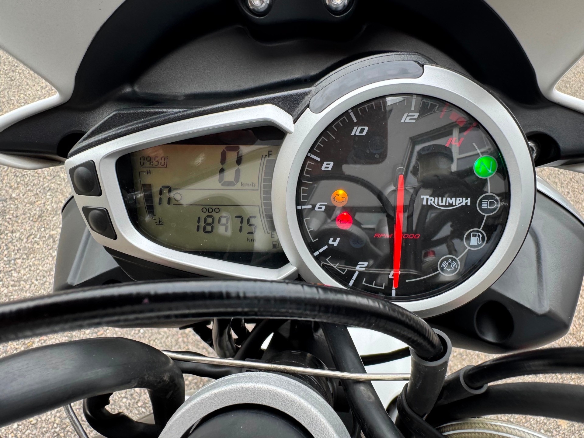 TRIUMPH Street Triple 675 R ABS-image-10