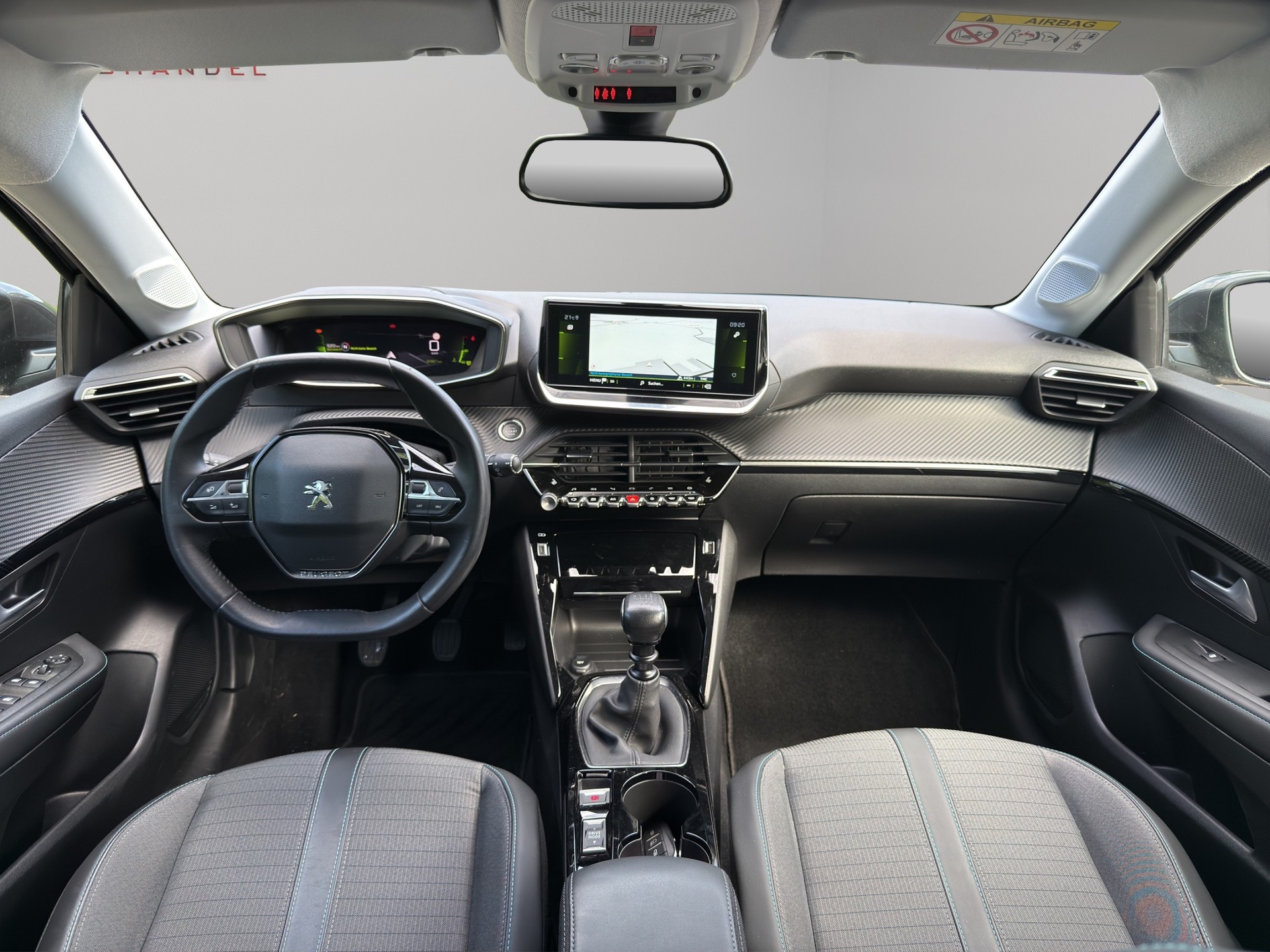 PEUGEOT 208 1.2 PureTech Allure-image-18
