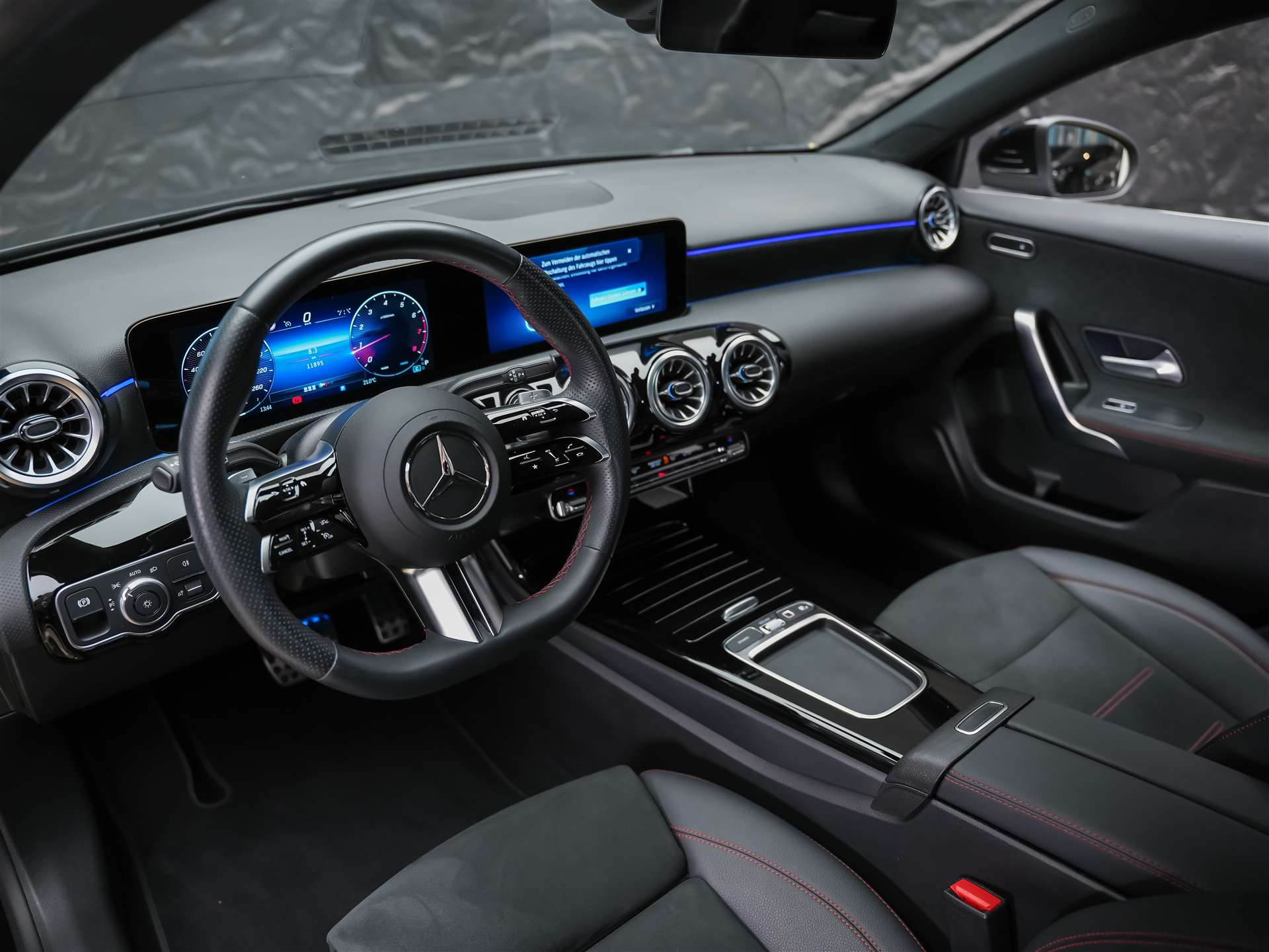 MERCEDES-BENZ A 180 AMG Line 7G-DCT *Facelift*Werksgarantie*Kamera*Abstandsregler-image-8