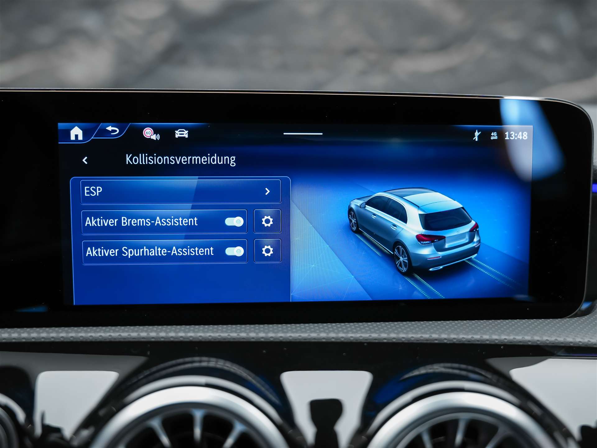 MERCEDES-BENZ A 180 AMG Line 7G-DCT *Facelift*Werksgarantie*Kamera*Abstandsregler-image-30