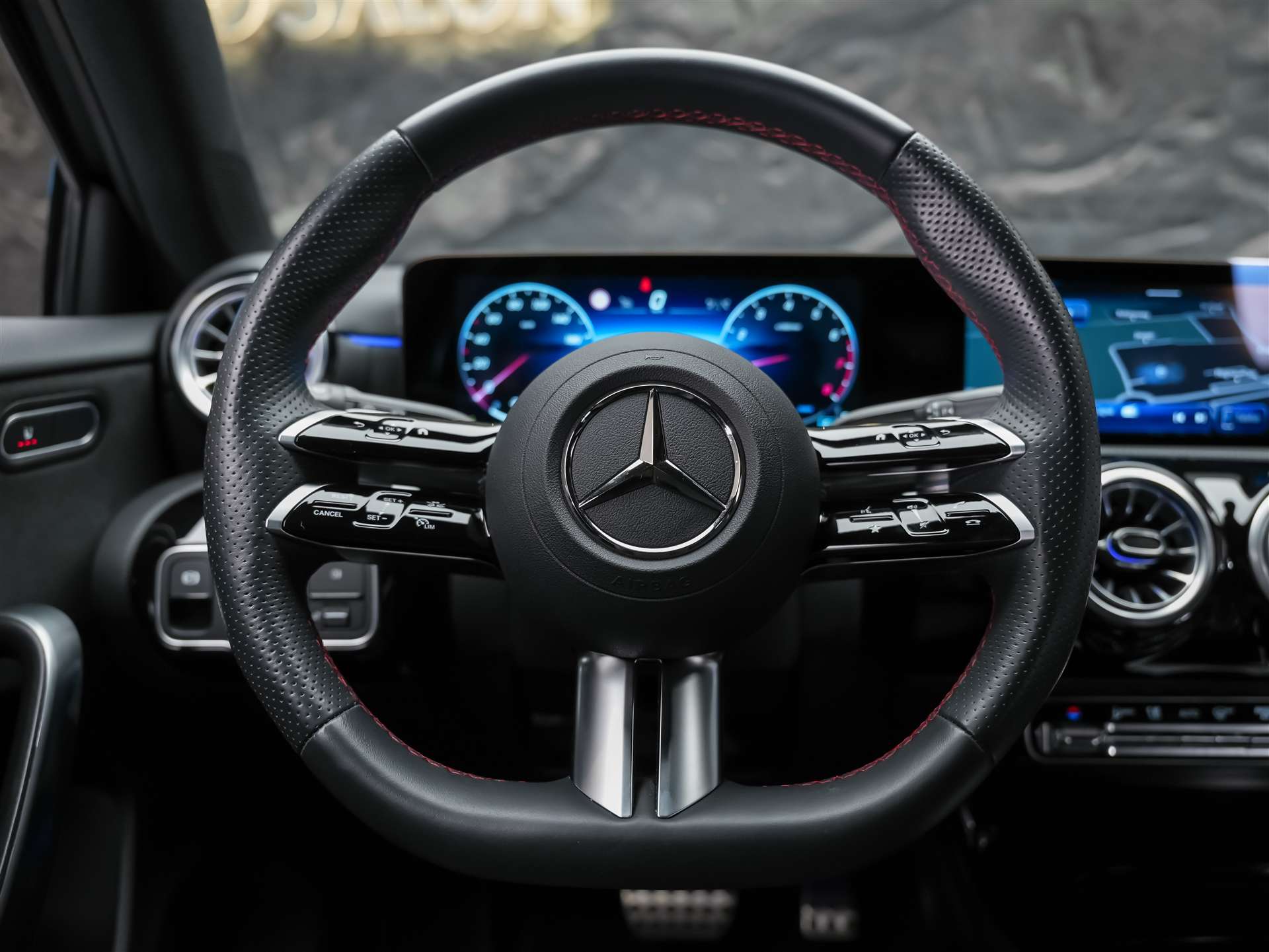 MERCEDES-BENZ A 180 AMG Line 7G-DCT *Facelift*Werksgarantie*Kamera*Abstandsregler-image-23