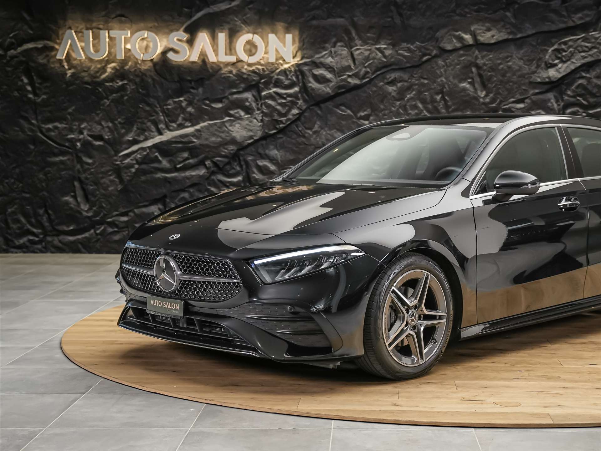 MERCEDES-BENZ A 180 AMG Line 7G-DCT *Facelift*Werksgarantie*Kamera*Abstandsregler-image-13