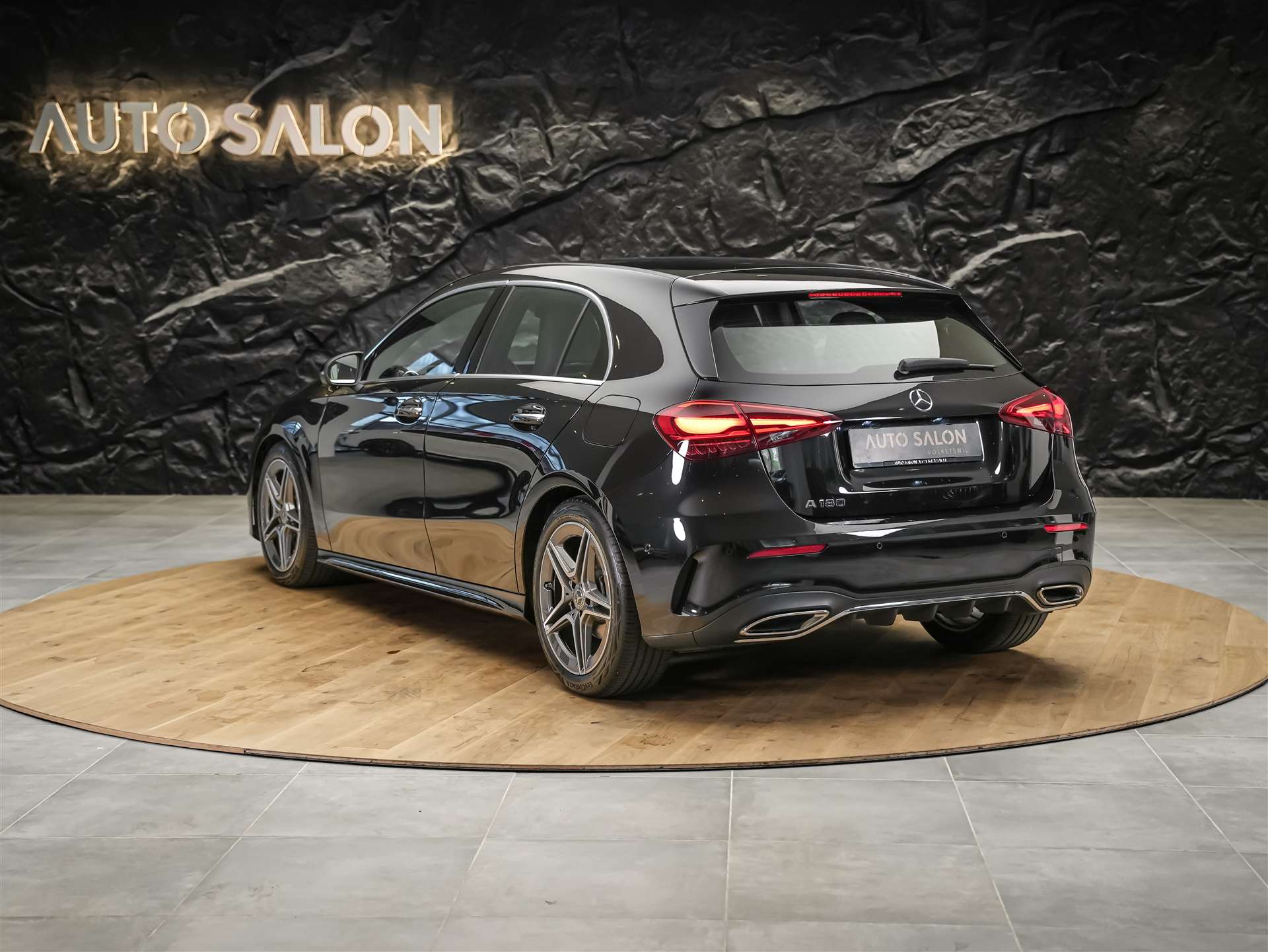 MERCEDES-BENZ A 180 AMG Line 7G-DCT *Facelift*Werksgarantie*Kamera*Abstandsregler-showroom-element-3