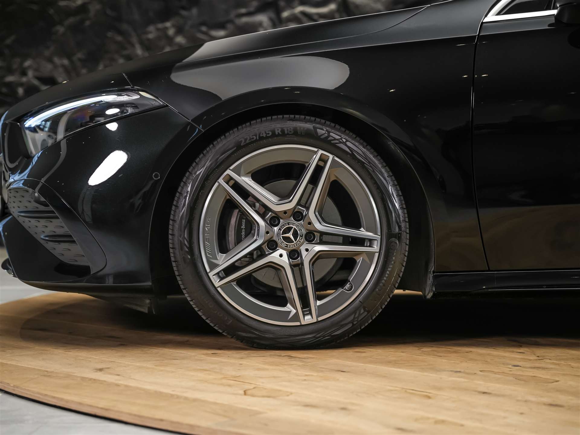 MERCEDES-BENZ A 180 AMG Line 7G-DCT *Facelift*Werksgarantie*Kamera*Abstandsregler-image-15