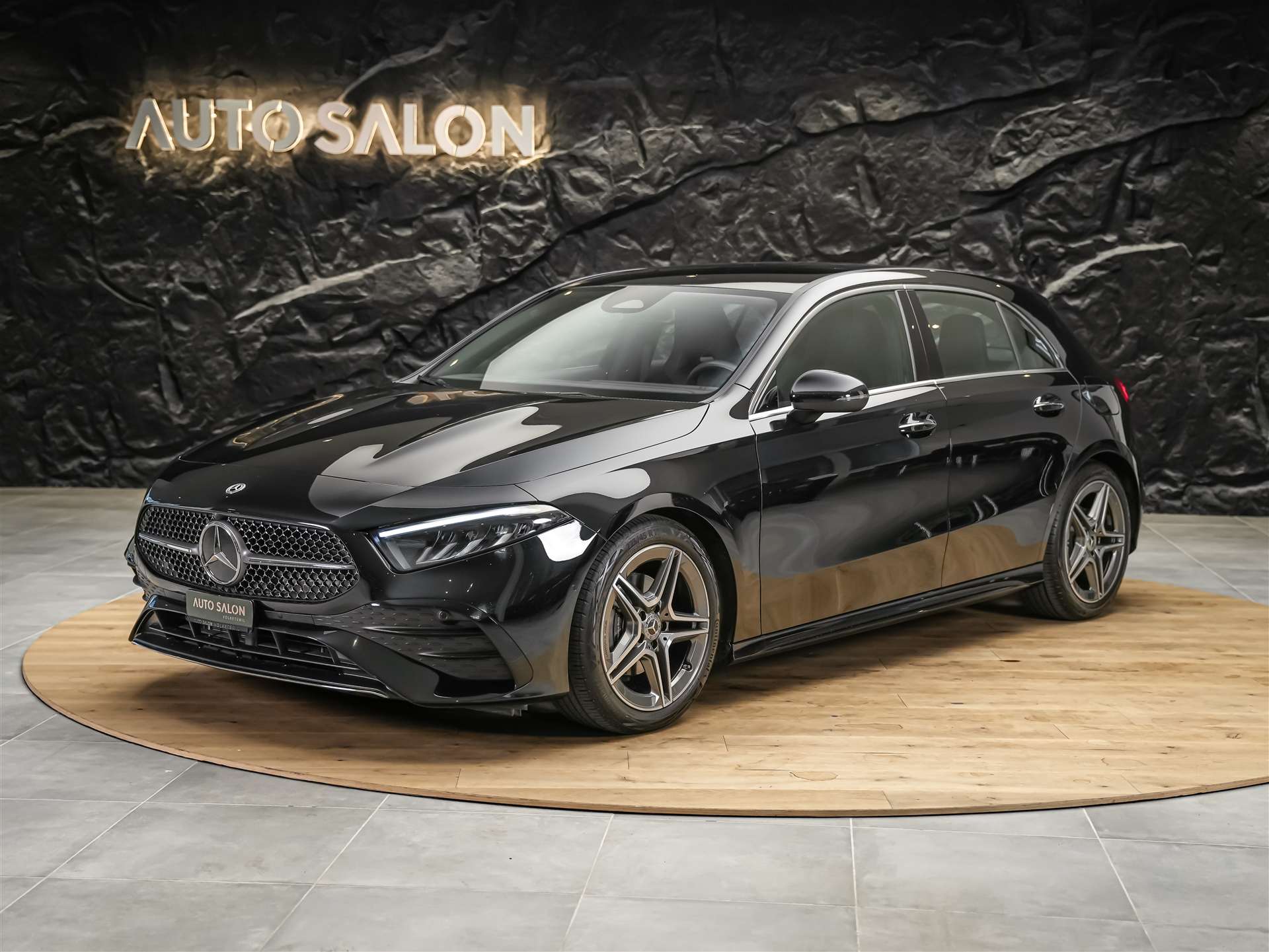 MERCEDES-BENZ A 180 AMG Line 7G-DCT *Facelift*Werksgarantie*Kamera*Abstandsregler-showroom-element-1