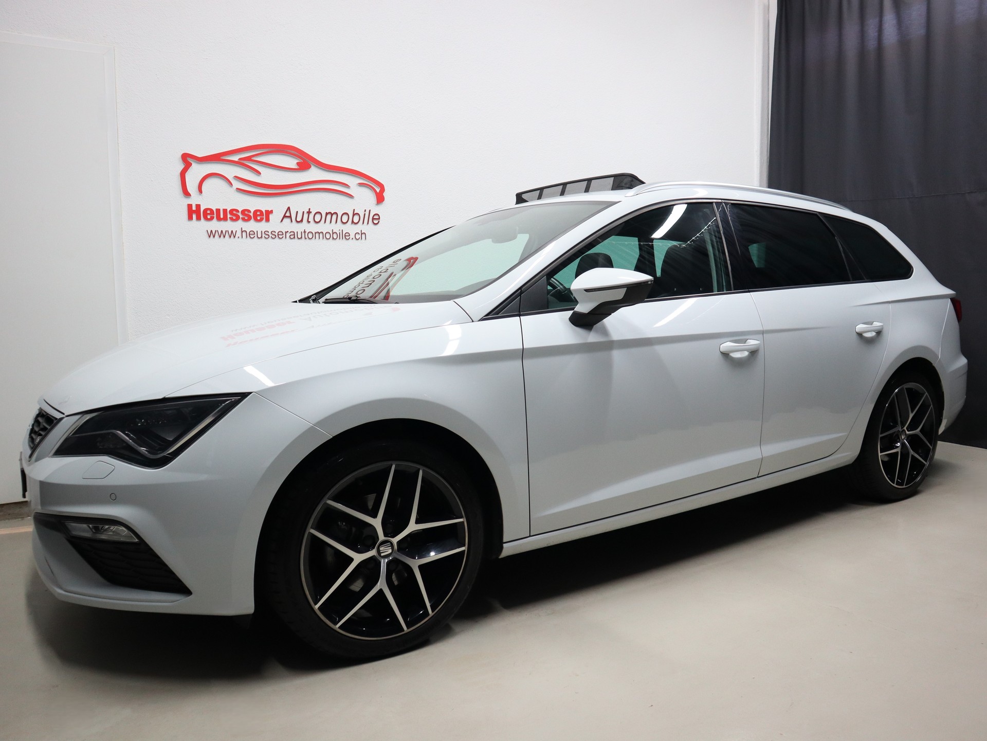 SEAT Leon ST 1.4 TSI FR - Panorama - Navi - DAB+ - CarPlay - Teil-Leder - 150 PS-showroom-element-1