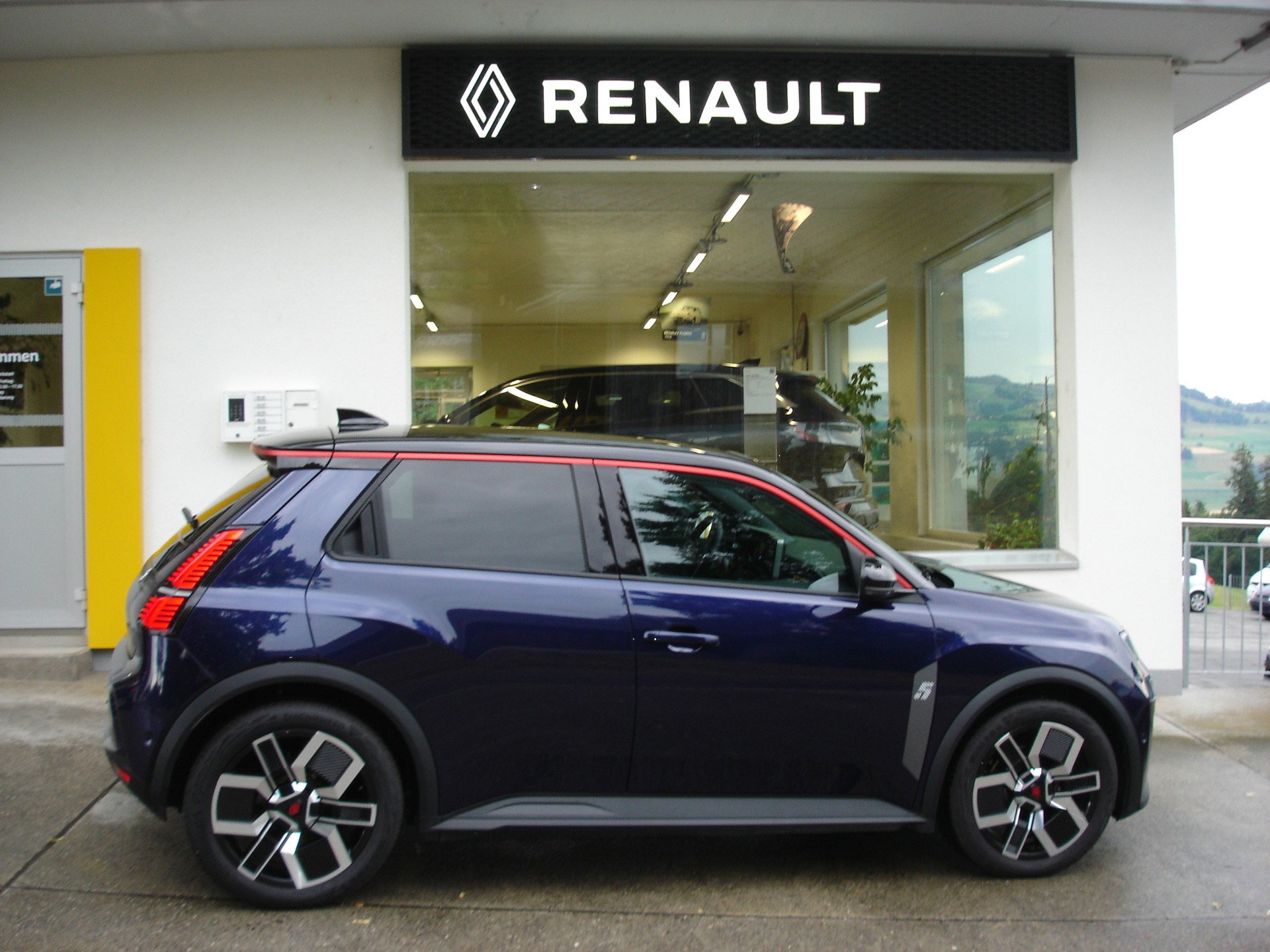 RENAULT R5 E-Tech Comfort Range 52 kWh Techno-showroom-element-2