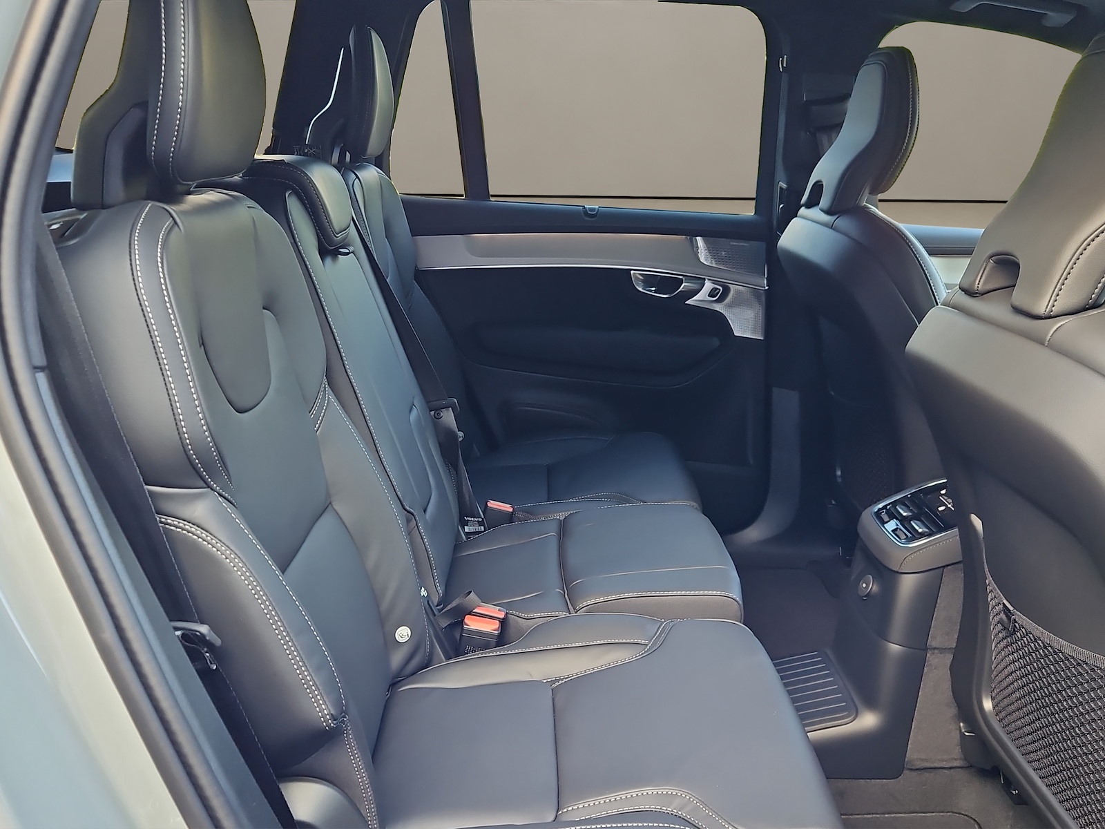 VOLVO XC90 2.0 T8 TE Black Edition eAWD-image-11