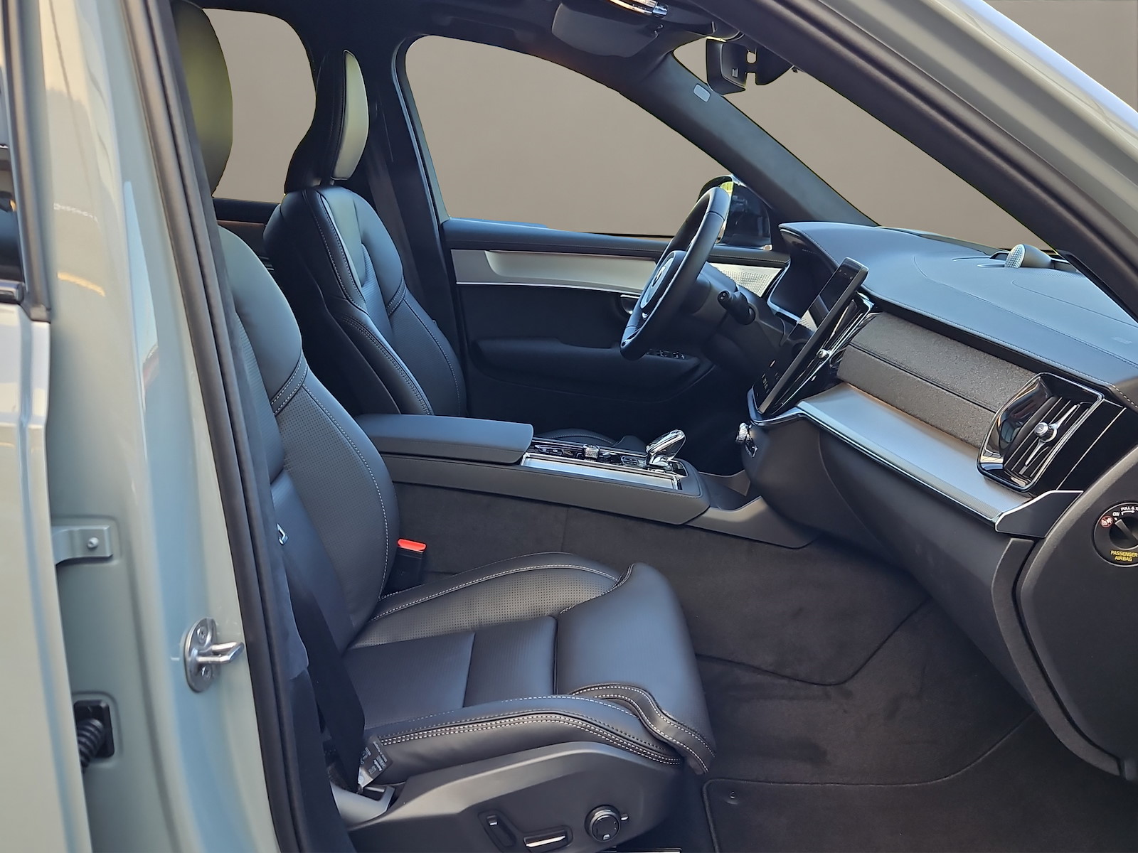 VOLVO XC90 2.0 T8 TE Black Edition eAWD-image-10
