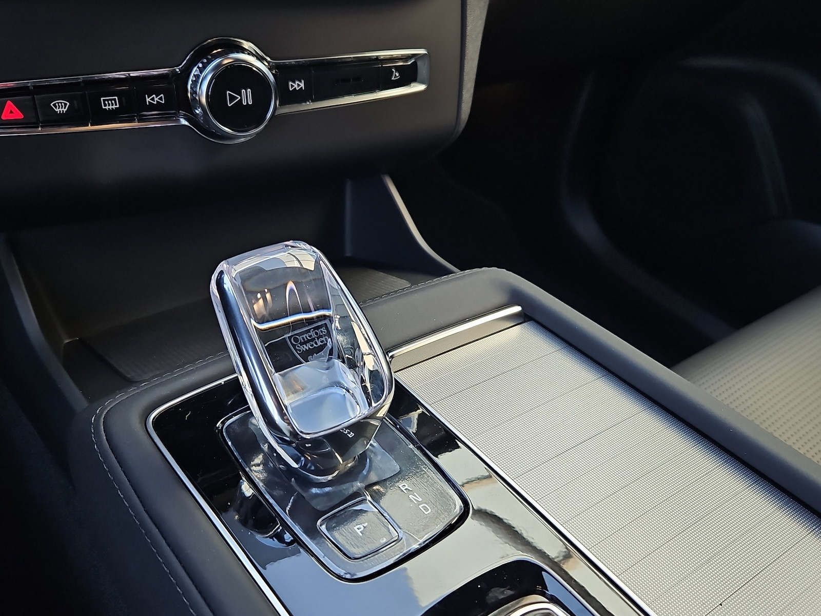 VOLVO XC90 2.0 T8 TE Black Edition eAWD-image-13