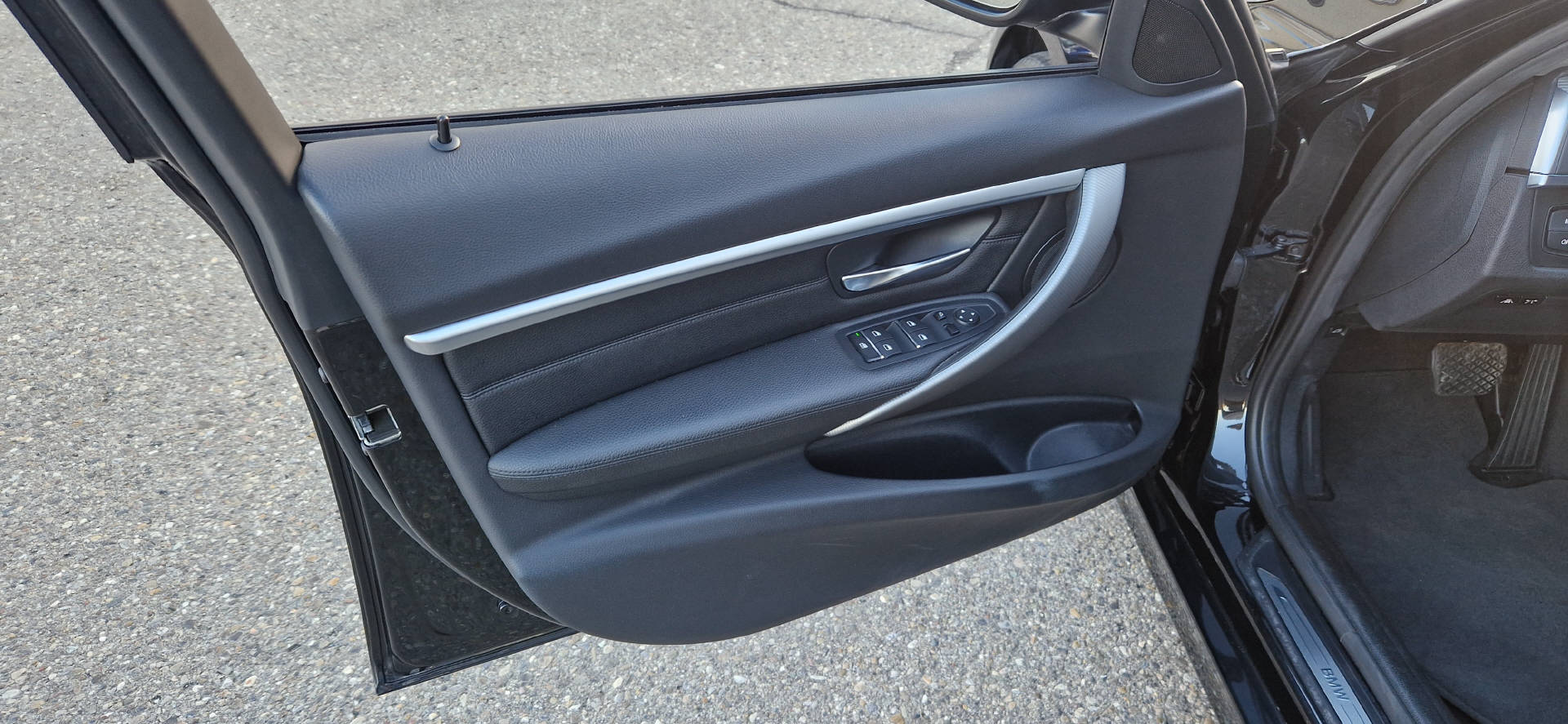 BMW 320d xDrive SAG Touring-image-2