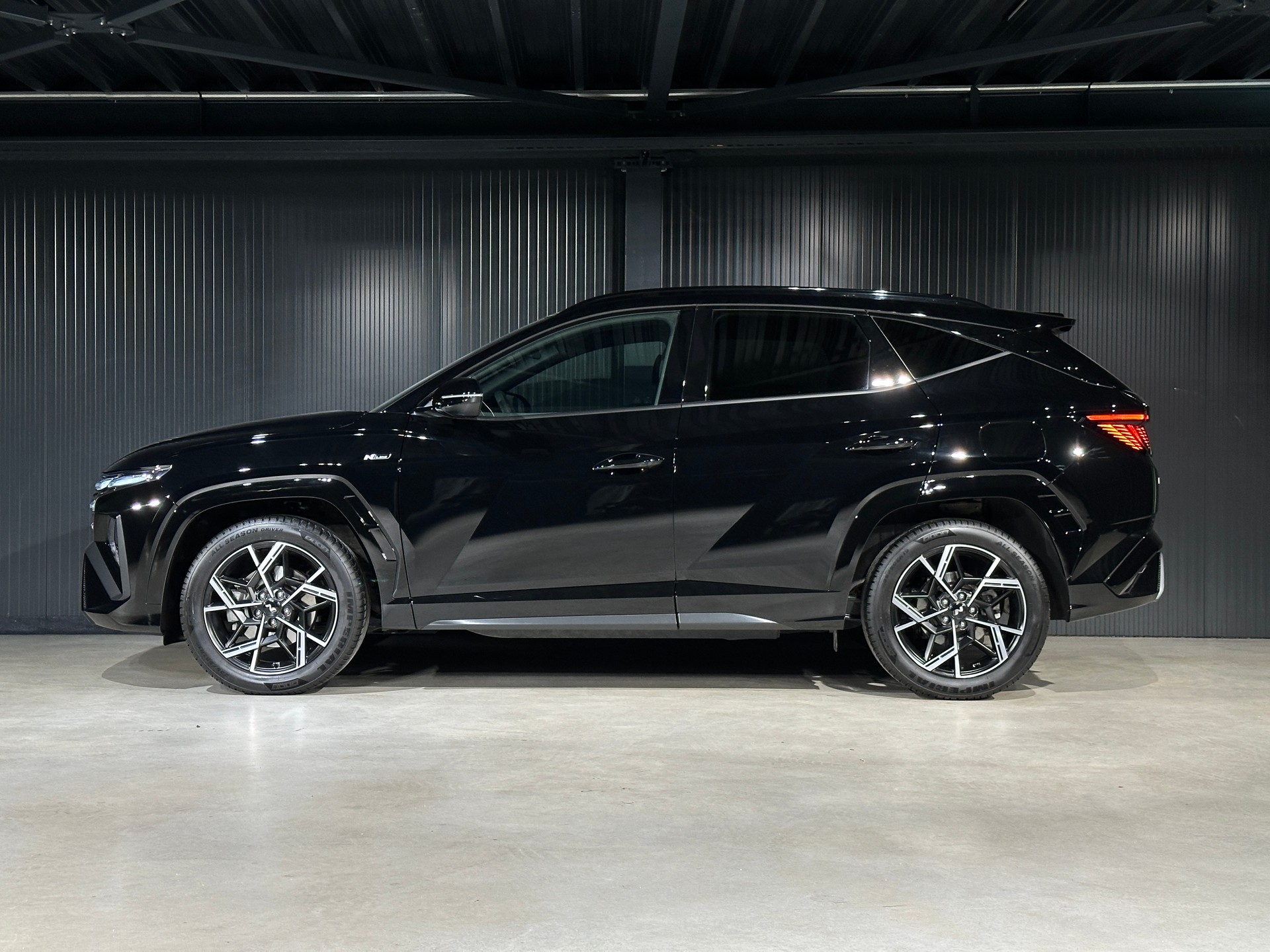 HYUNDAI Tucson 1.6 TGDI 48V N-Line 4WD DCT-image-8