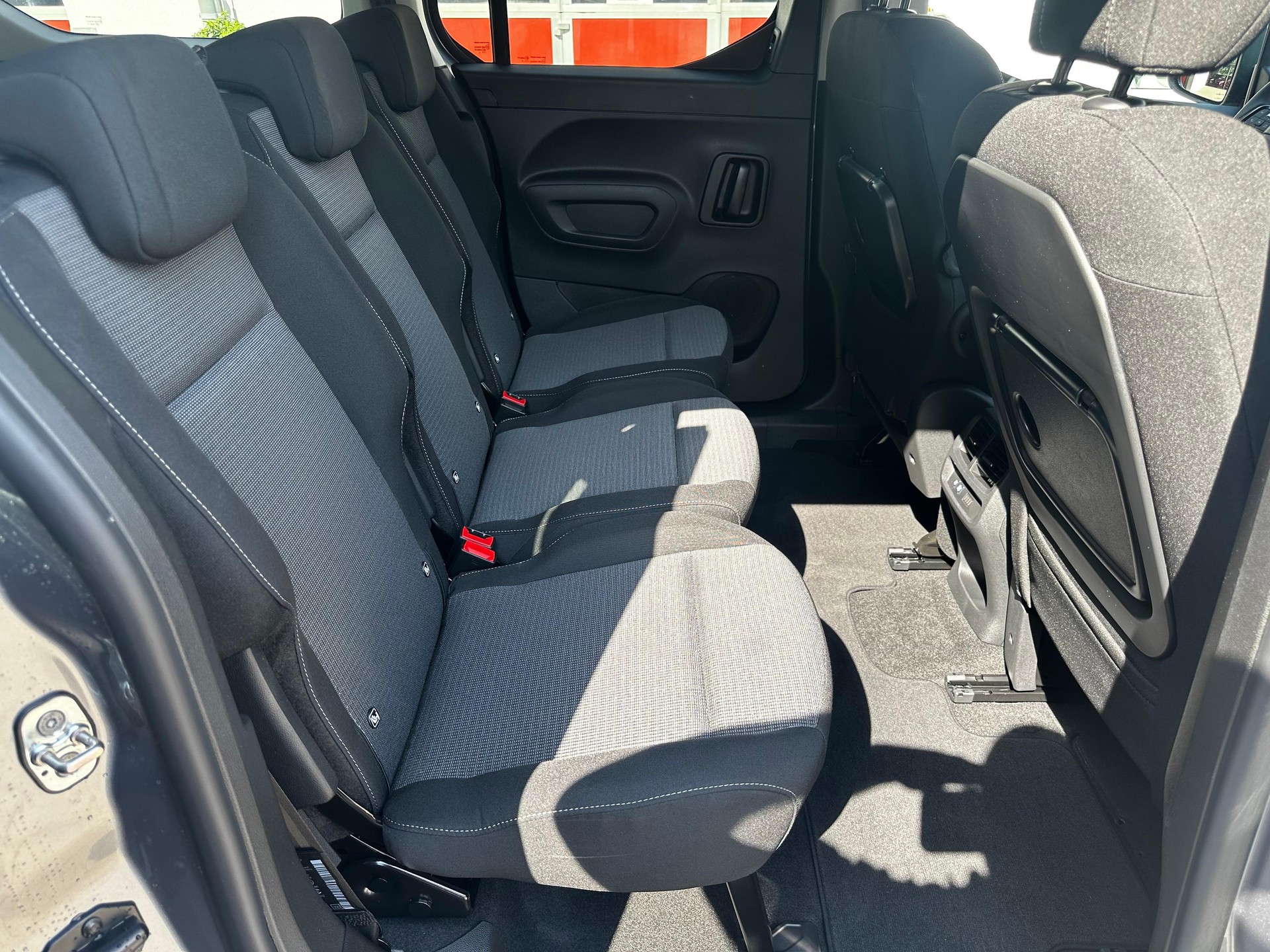 TOYOTA Proace City Verso L2 1.5 HDi 130 Style-image-11