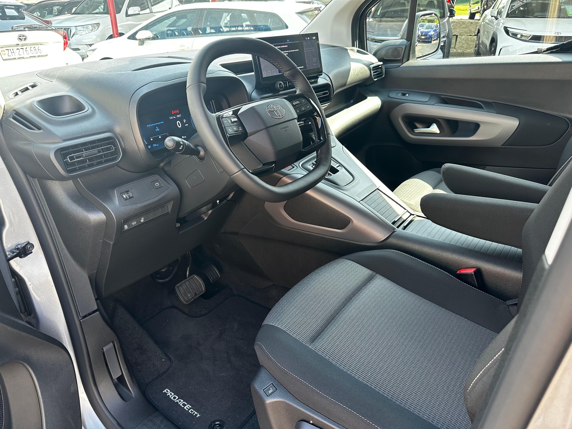 TOYOTA Proace City Verso L2 1.5 HDi 130 Style-image-8