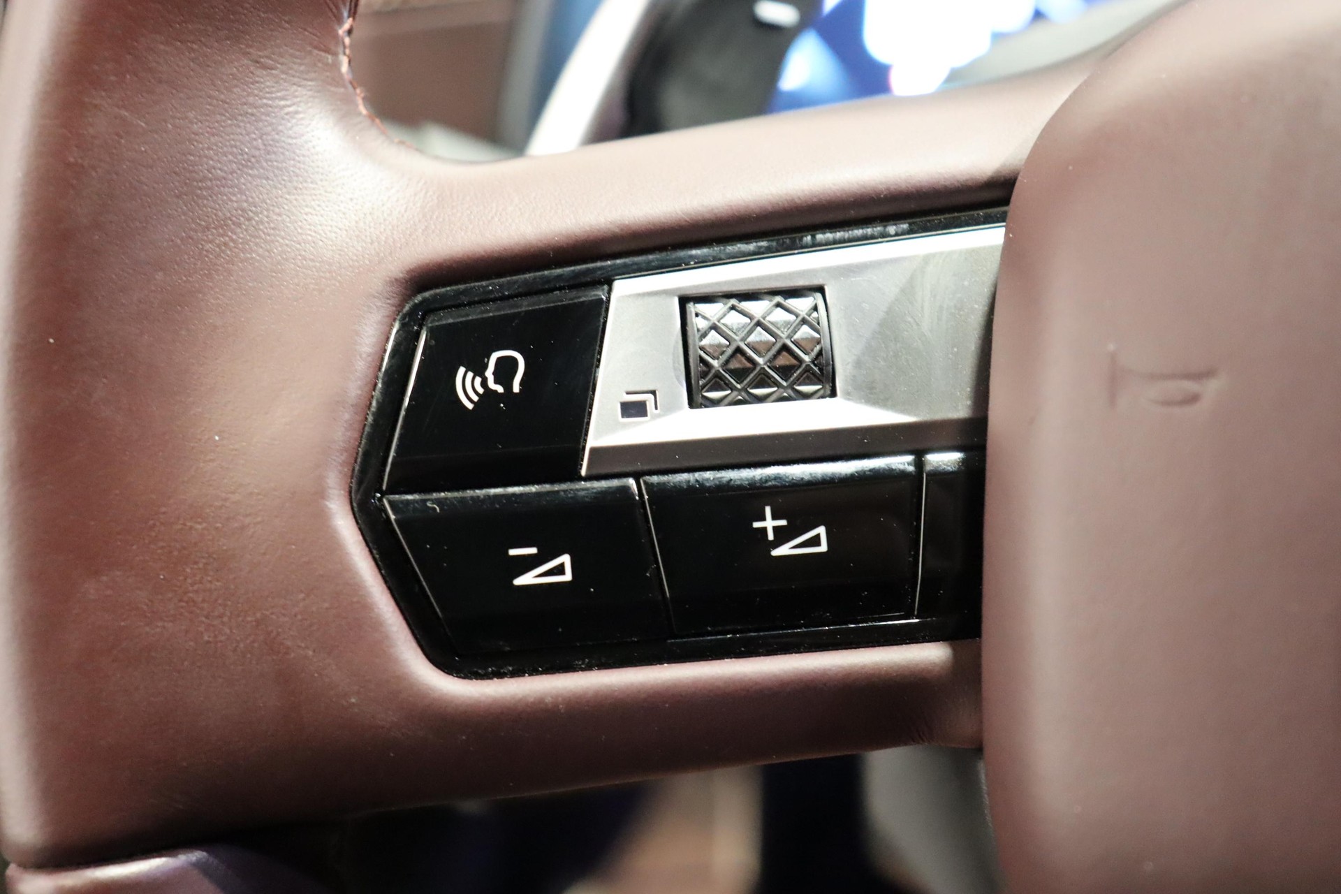DS AUTOMOBILES 9 1.6 E-Tense Rivoli+-image-10