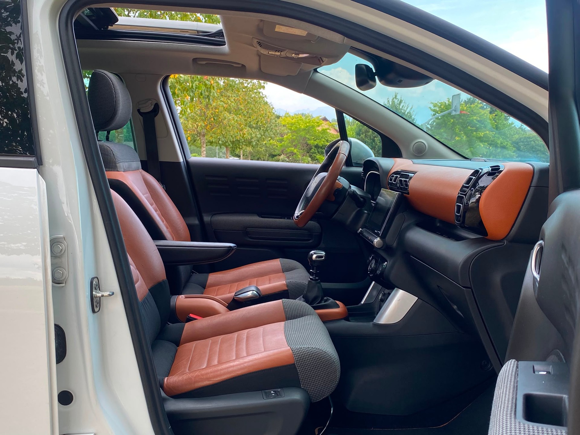 CITROEN C3 Aircross 1.2i PureTech Shine - Nouvelle Expertise & Courroie de Distribution & Pompe à eau + Grand Service Fait le 31.07.2026-image-14