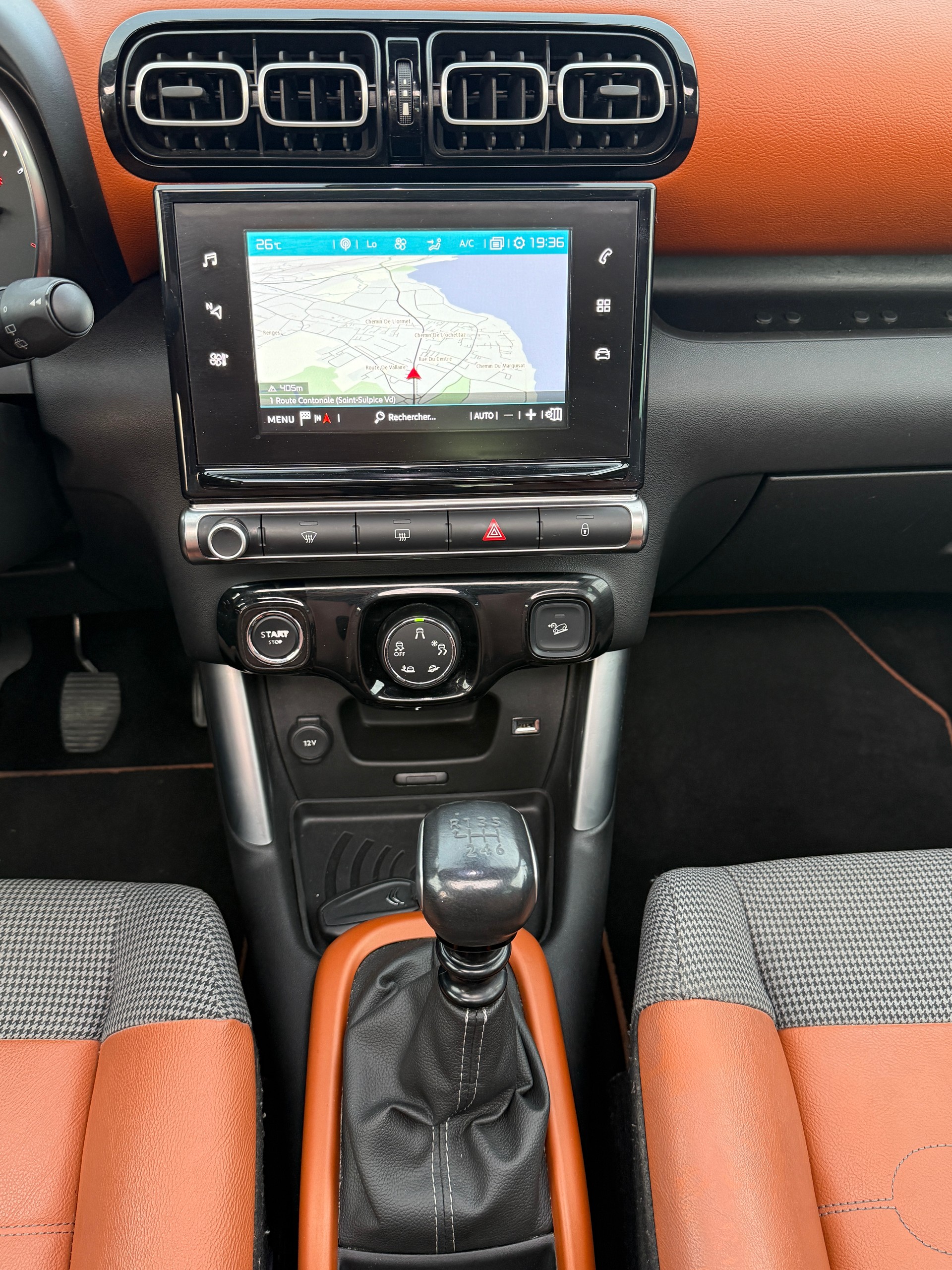 CITROEN C3 Aircross 1.2i PureTech Shine - Nouvelle Expertise : 11.08.2026 & Courroie de Distribution & Pompe à eau + Grand Service Fait-image-22