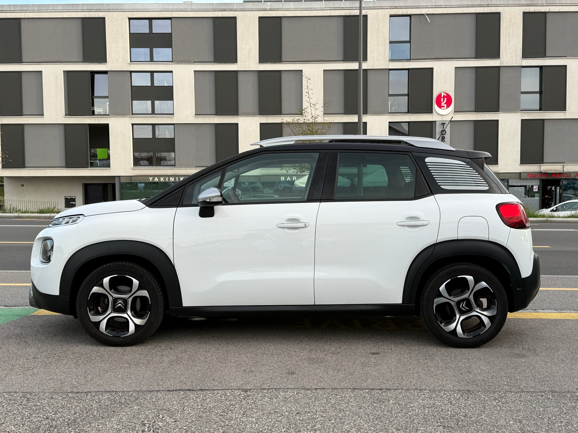 CITROEN C3 Aircross 1.2i PureTech Shine - Nouvelle Expertise : 11.08.2026 & Courroie de Distribution & Pompe à eau + Grand Service Fait-image-10