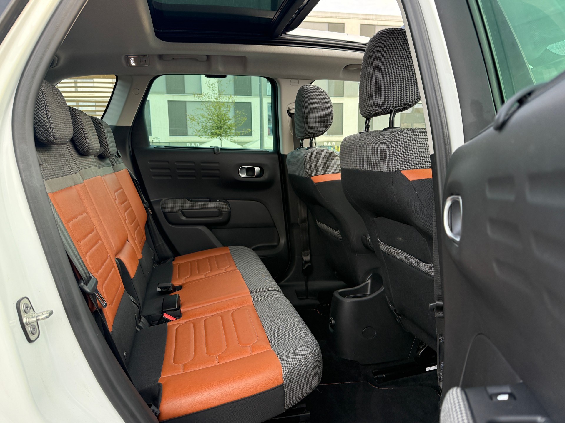 CITROEN C3 Aircross 1.2i PureTech Shine - Nouvelle Expertise : 11.08.2026 & Courroie de Distribution & Pompe à eau + Grand Service Fait-image-25