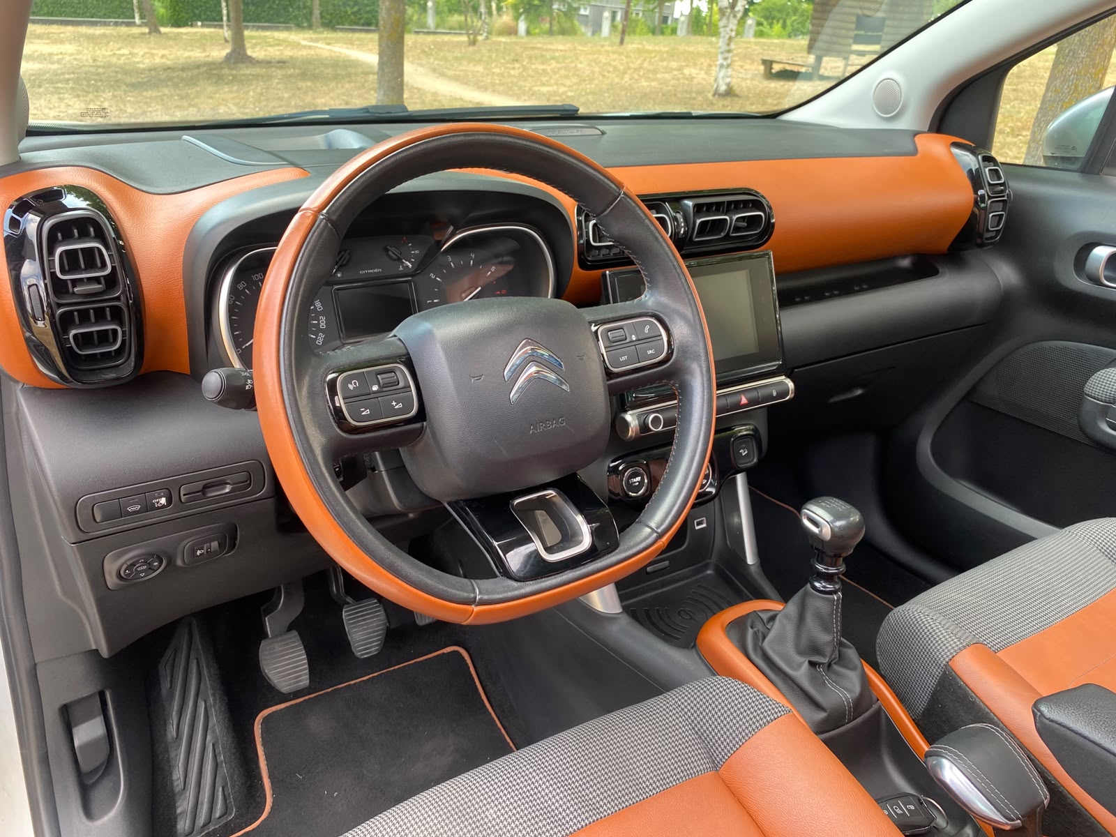 CITROEN C3 Aircross 1.2i PureTech Shine - Nouvelle Expertise & Courroie de Distribution & Pompe à eau + Grand Service Fait le 31.07.2026-image-8